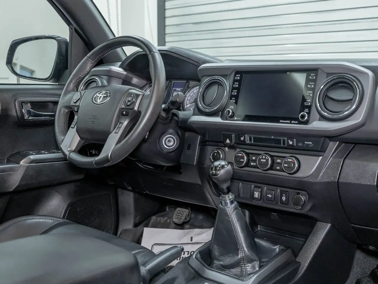 Toyota Tacoma снимка Toyota Tacoma