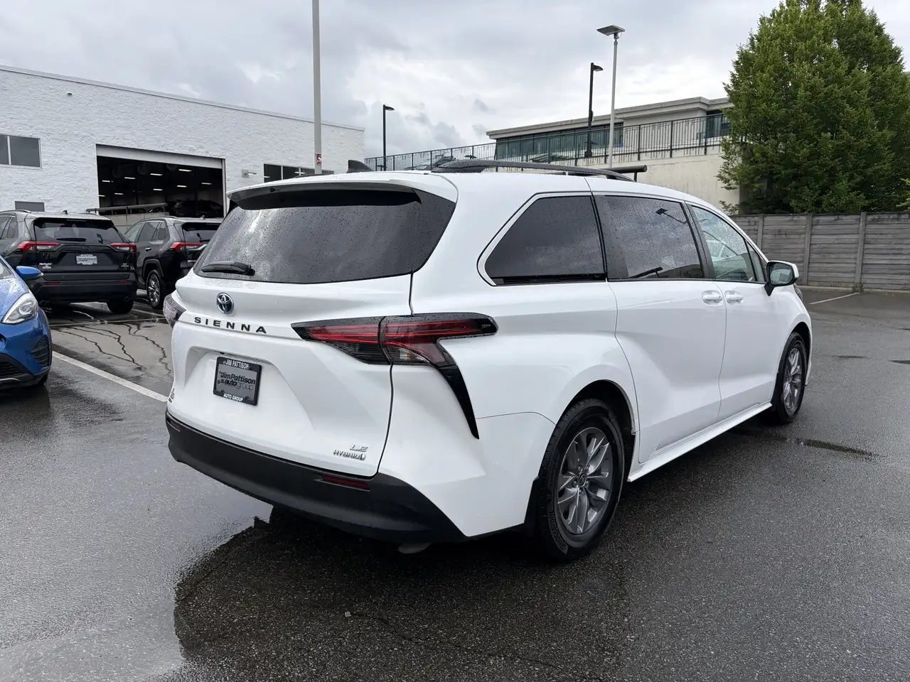 Toyota Sienna снимка Toyota Sienna