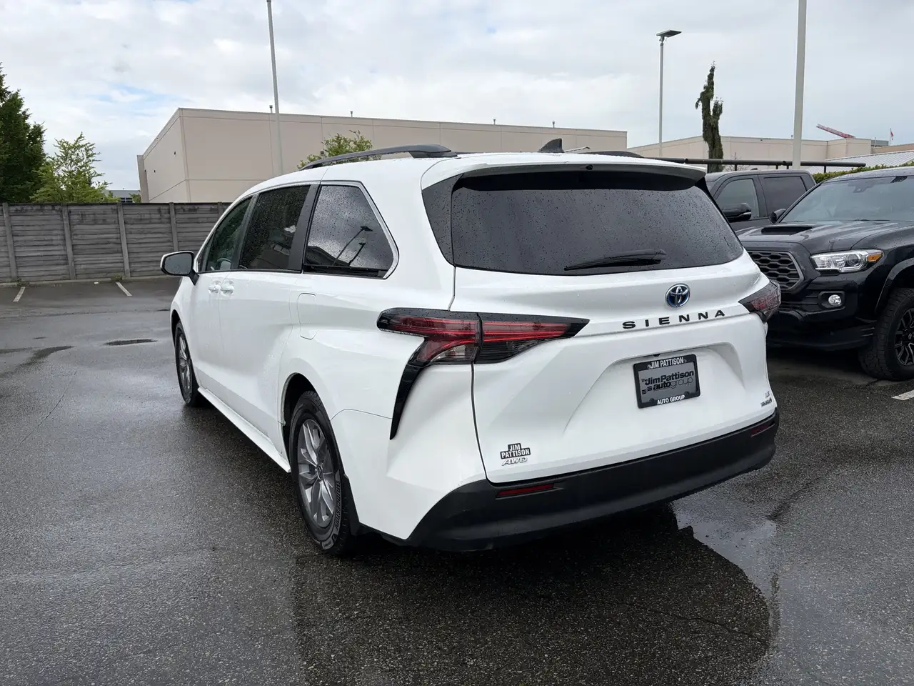 Toyota Sienna снимка Toyota Sienna
