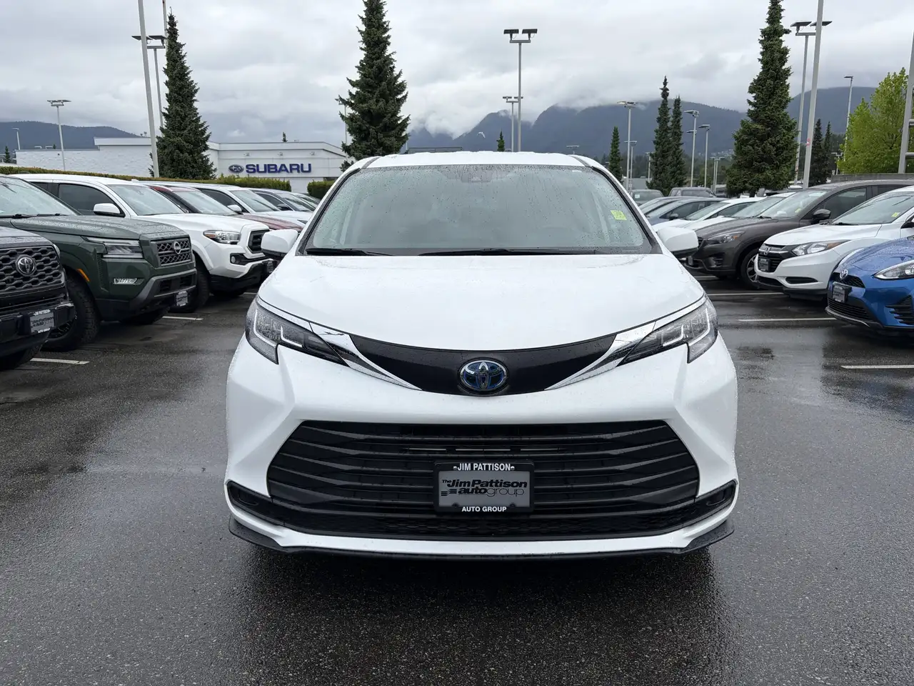Toyota Sienna снимка Toyota Sienna