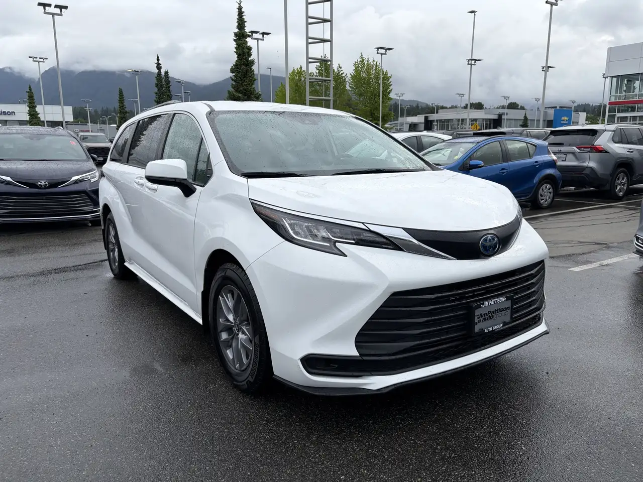 Toyota Sienna снимка Toyota Sienna