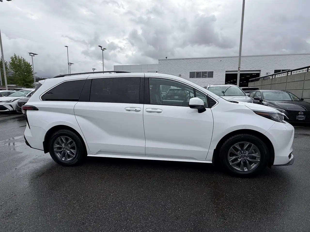 Toyota Sienna снимка Toyota Sienna