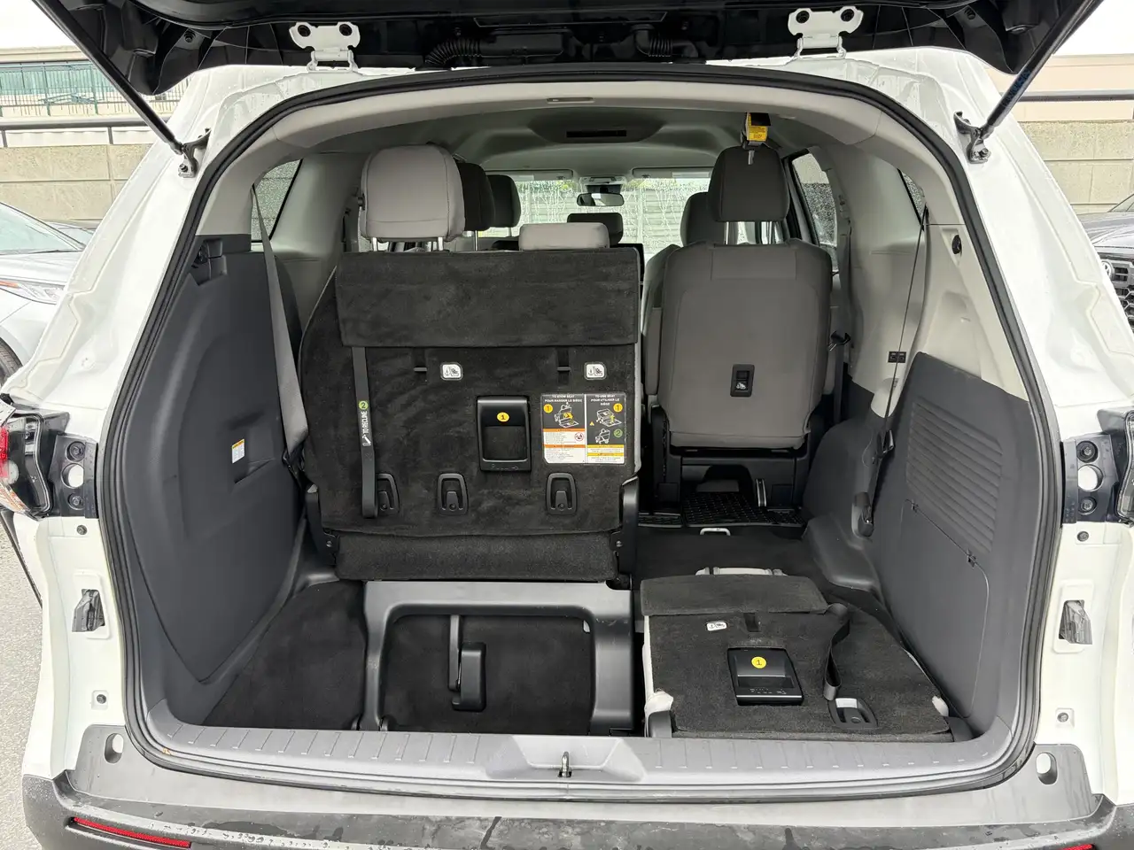Toyota Sienna снимка Toyota Sienna