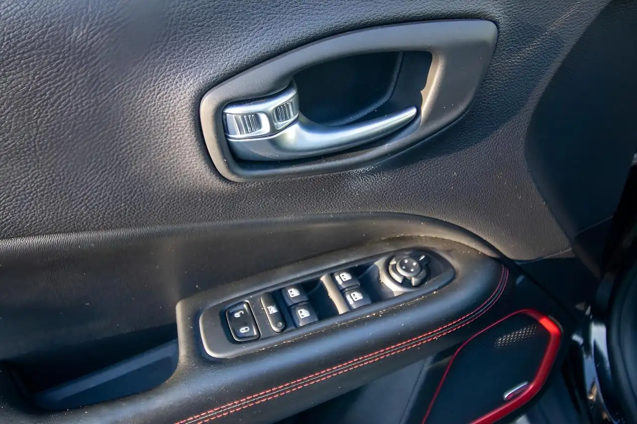 Jeep Compass photo Jeep Compass