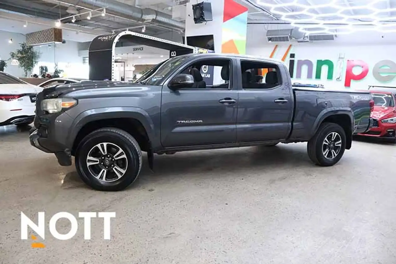 Toyota Tacoma снимка Toyota Tacoma