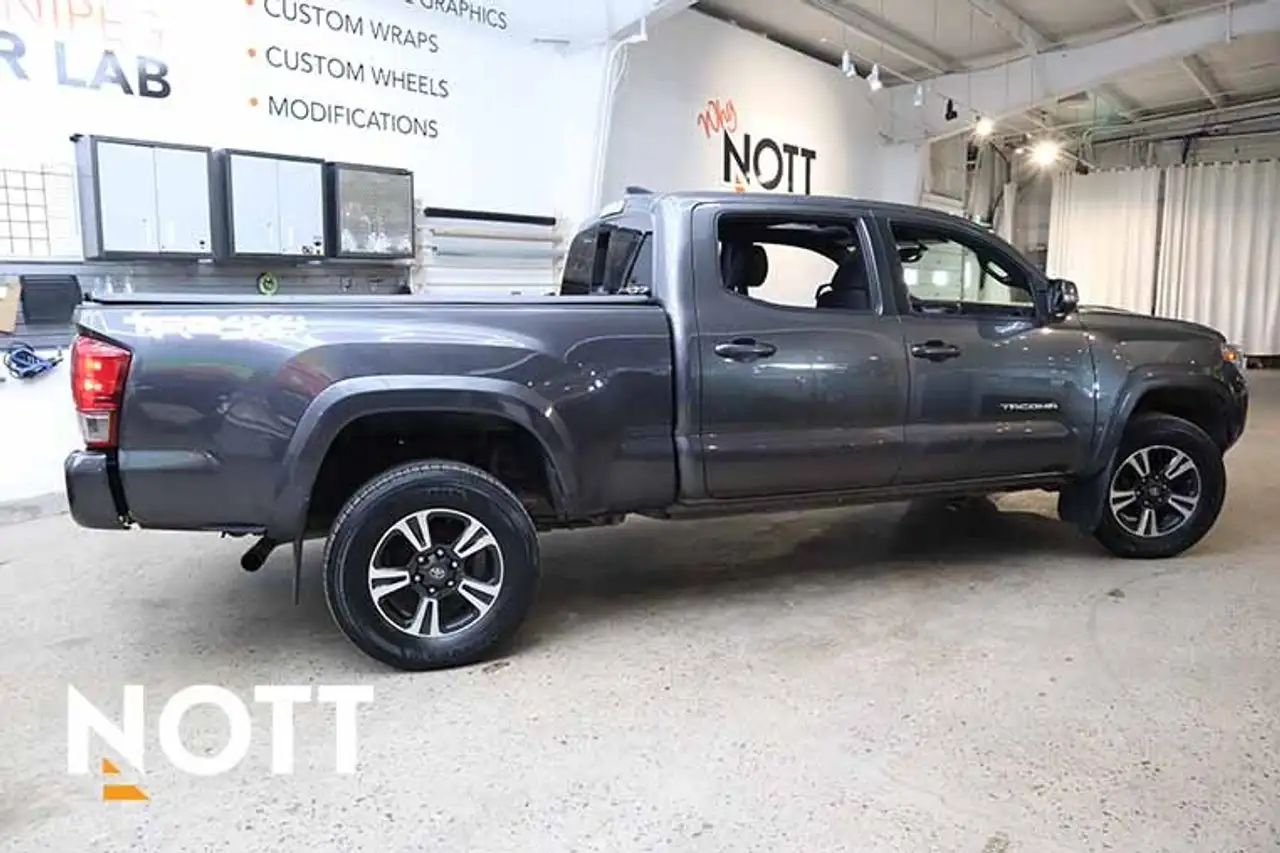 Toyota Tacoma снимка Toyota Tacoma