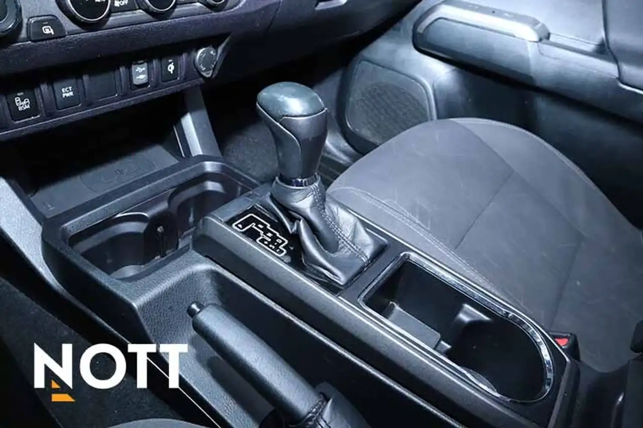 Toyota Tacoma снимка Toyota Tacoma