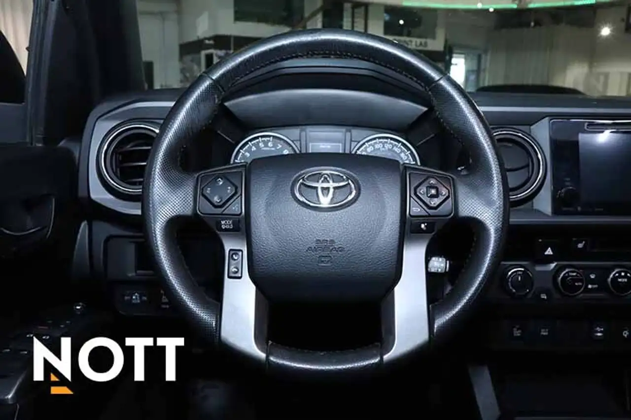 Toyota Tacoma снимка Toyota Tacoma