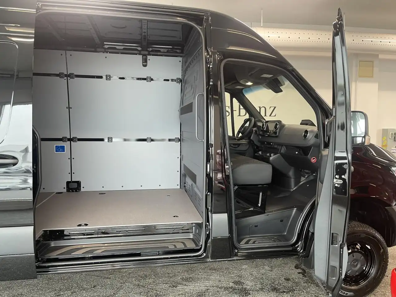 Mercedes-Benz Sprinter снимка Mercedes-Benz Sprinter