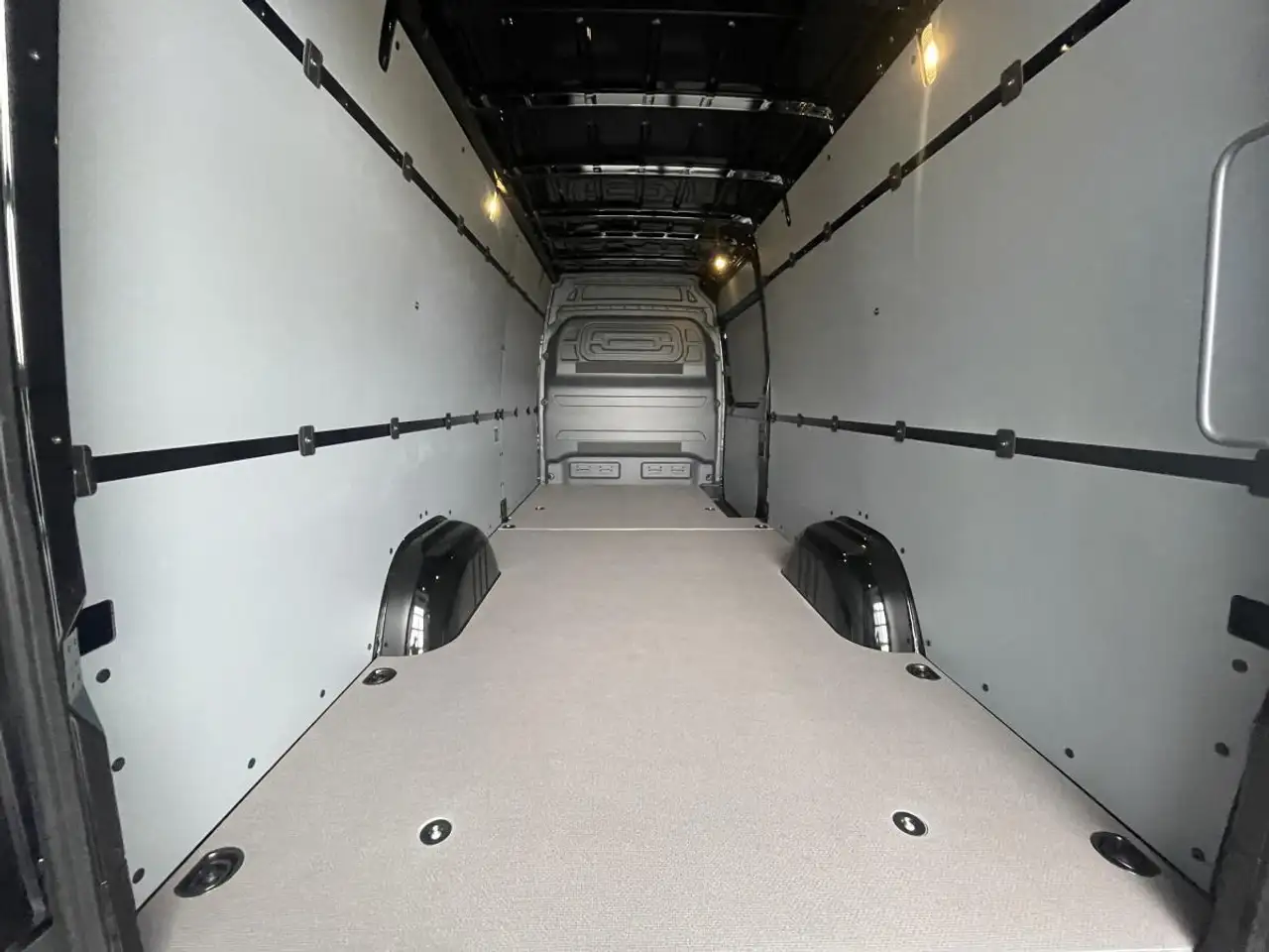 Mercedes-Benz Sprinter снимка Mercedes-Benz Sprinter