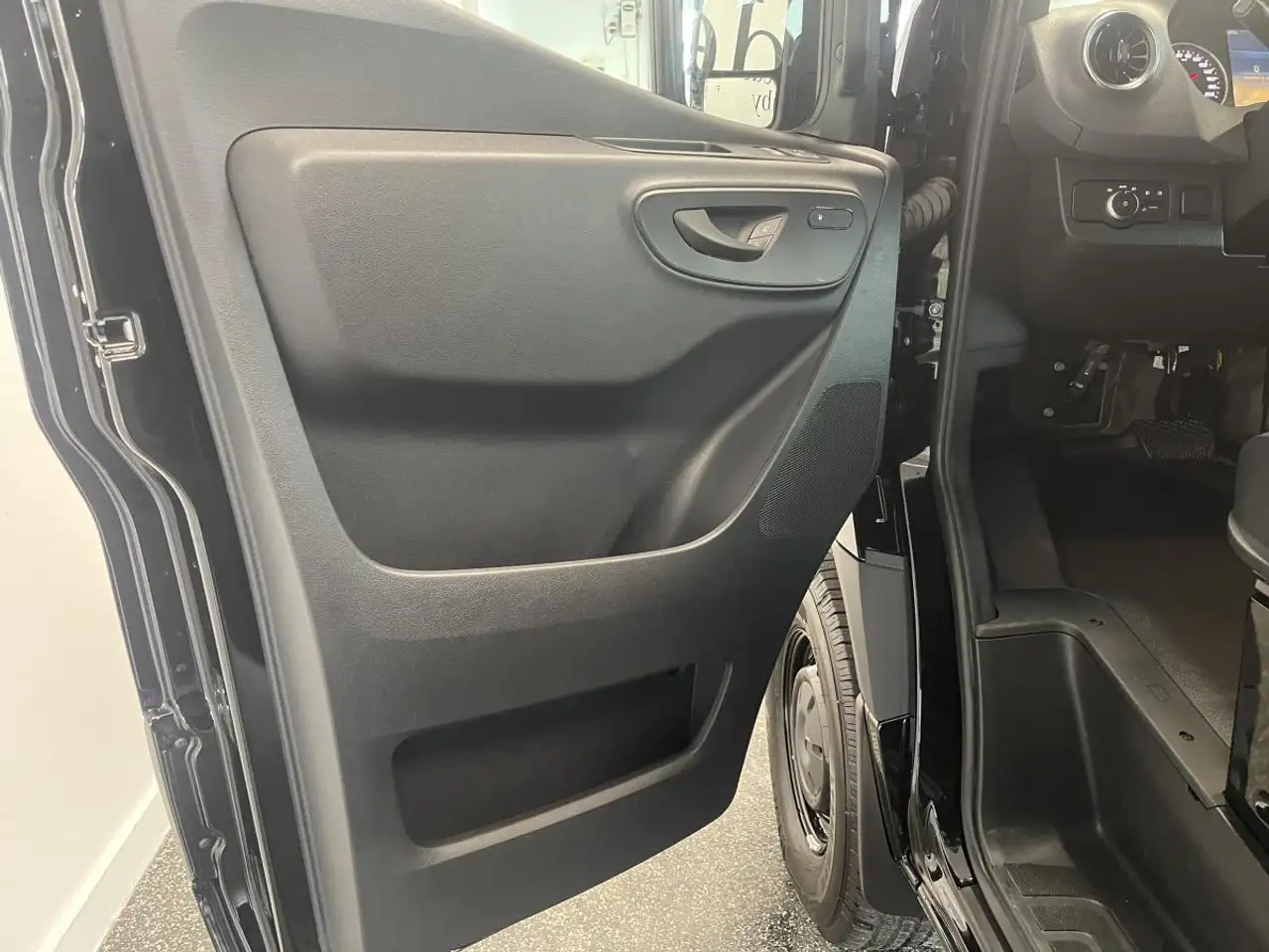 Mercedes-Benz Sprinter снимка Mercedes-Benz Sprinter