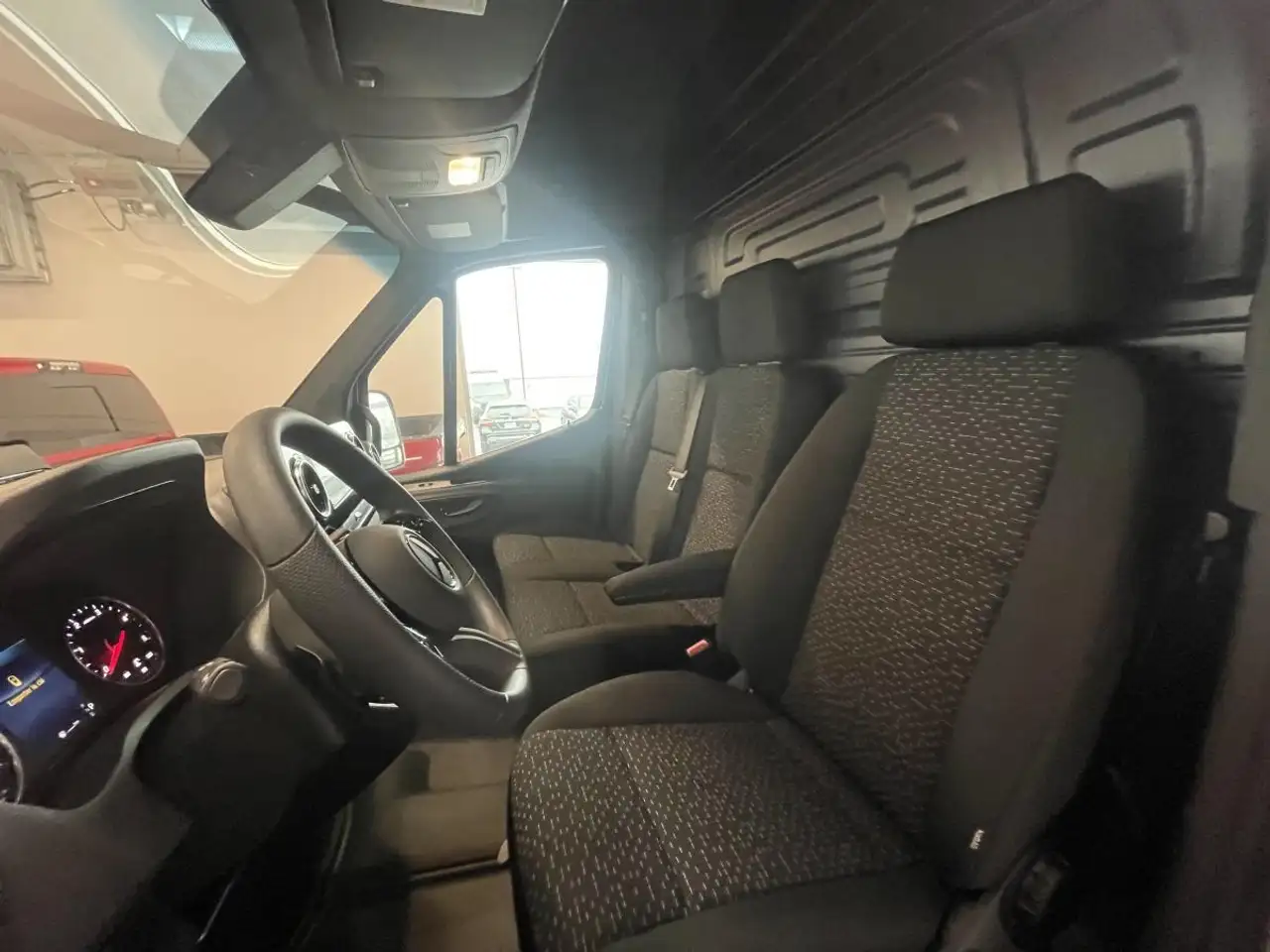 Mercedes-Benz Sprinter снимка Mercedes-Benz Sprinter