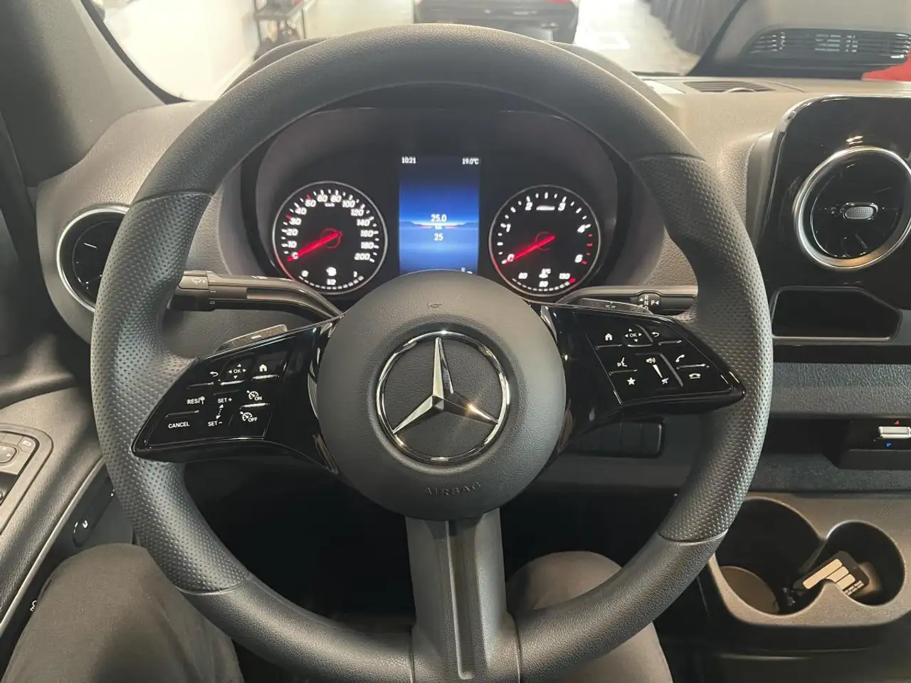 Mercedes-Benz Sprinter снимка Mercedes-Benz Sprinter