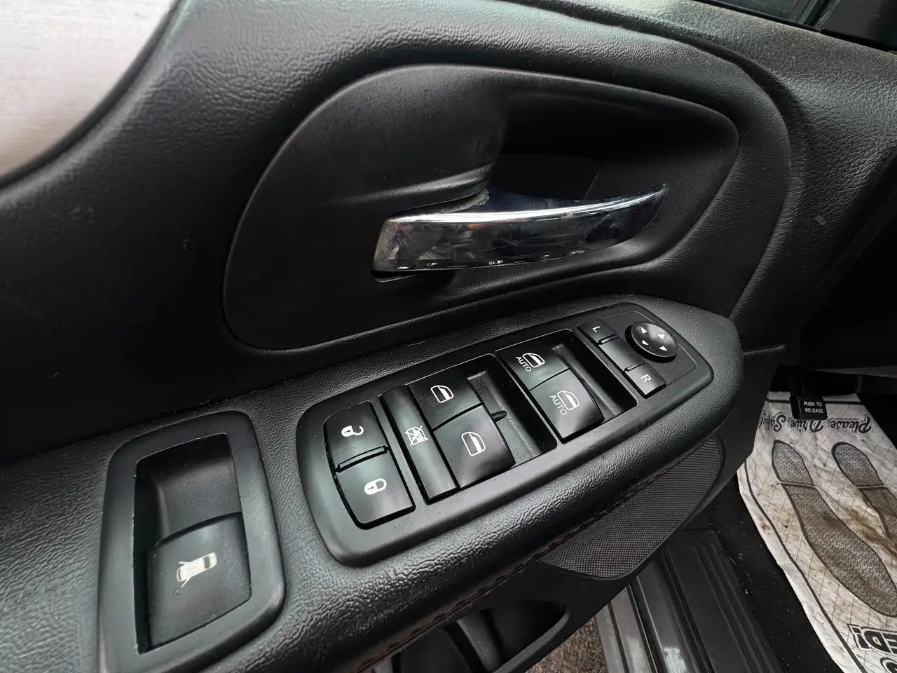 Dodge Grand Caravan photo Dodge Grand Caravan