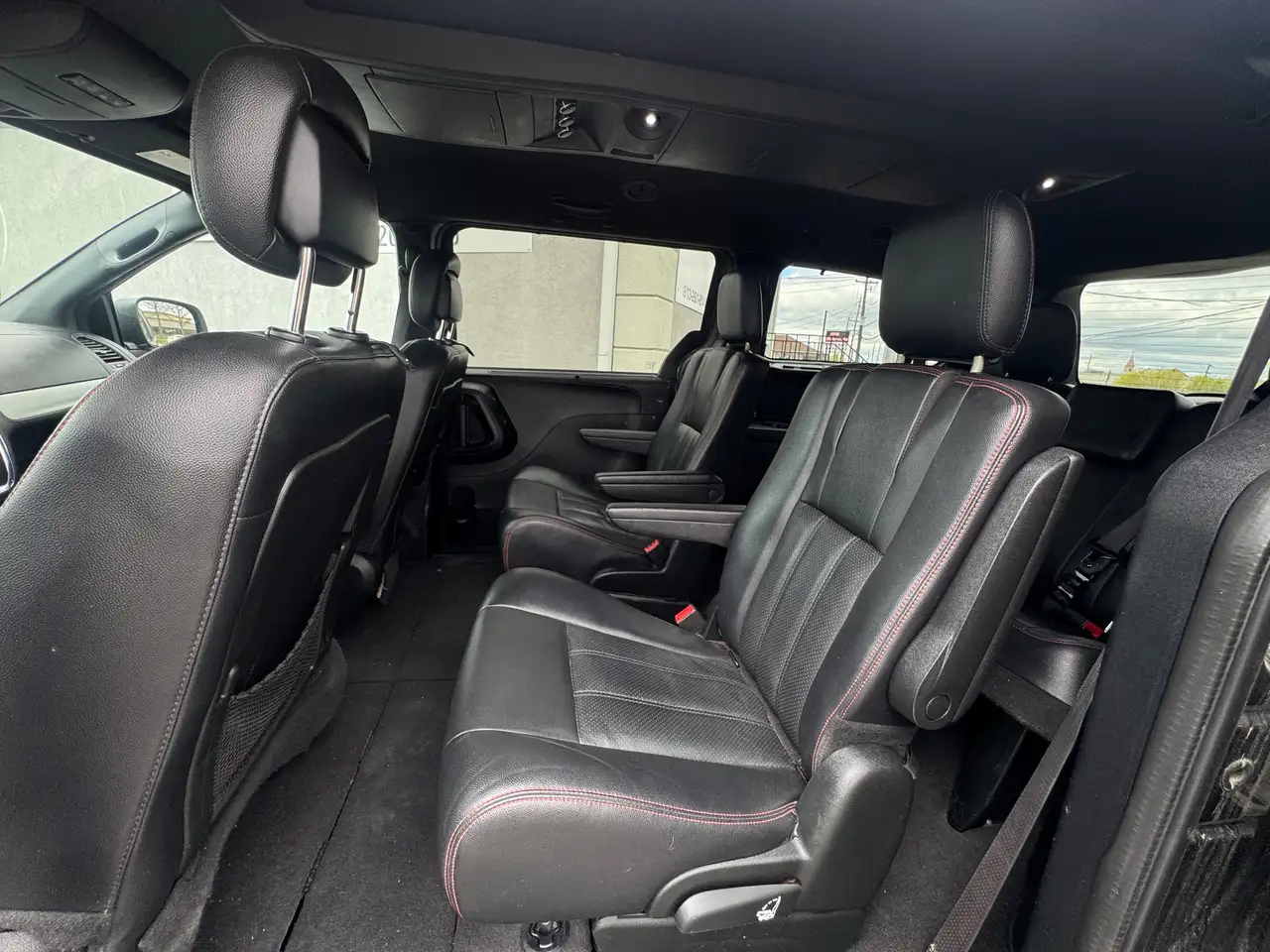 Dodge Grand Caravan photo Dodge Grand Caravan