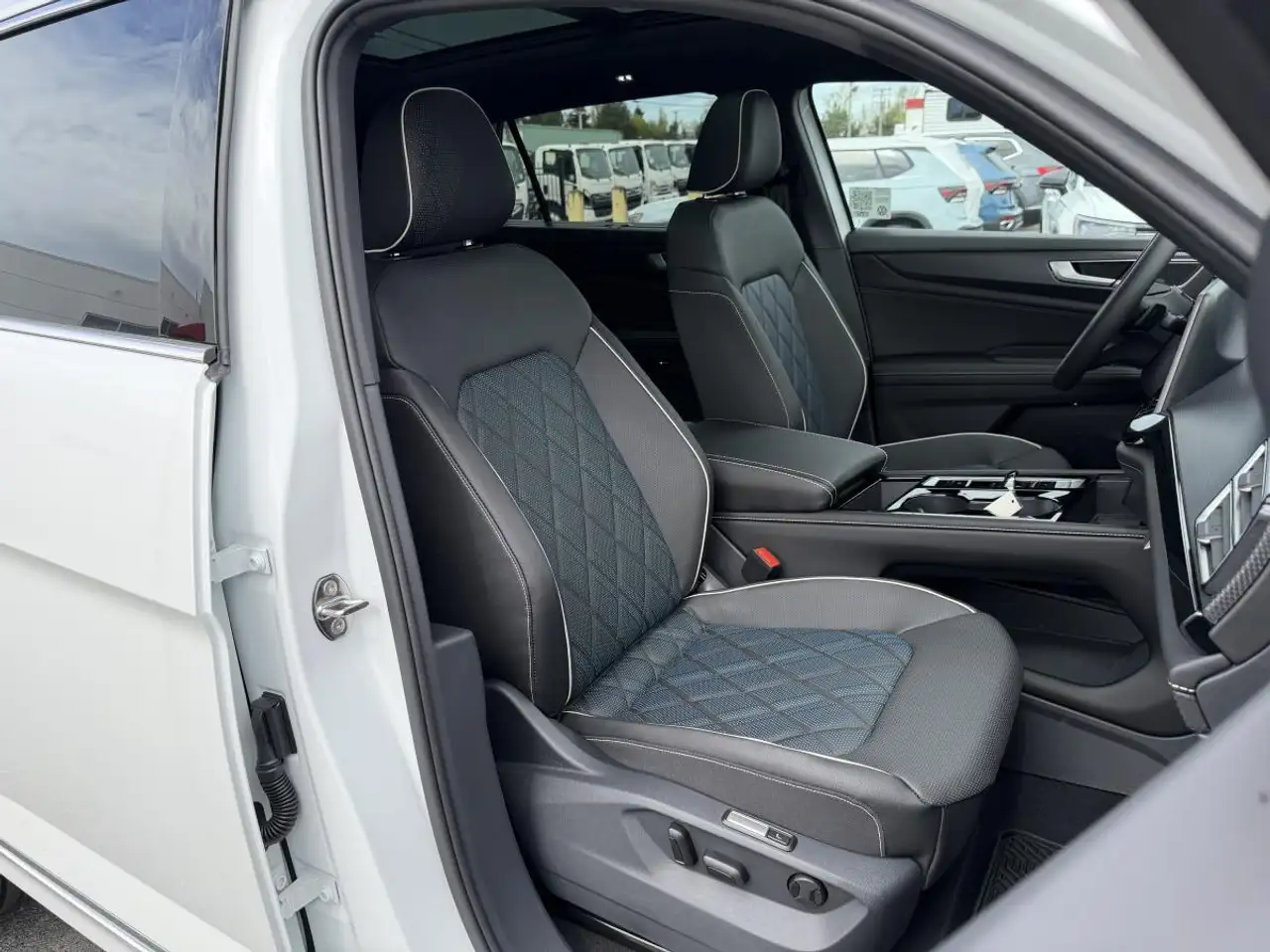 Volkswagen Atlas снимка Volkswagen Atlas