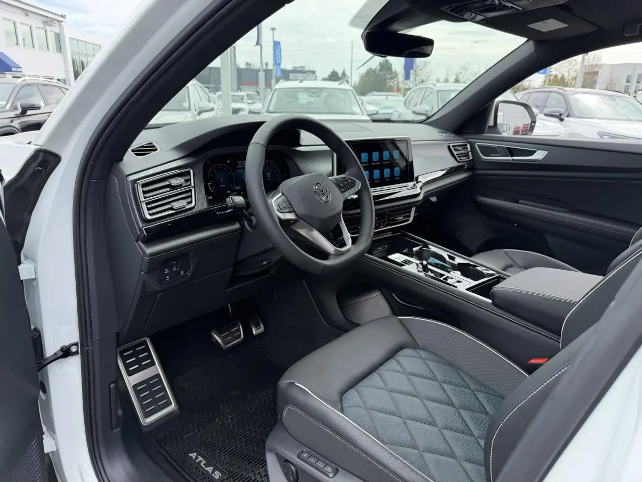 Volkswagen Atlas снимка Volkswagen Atlas