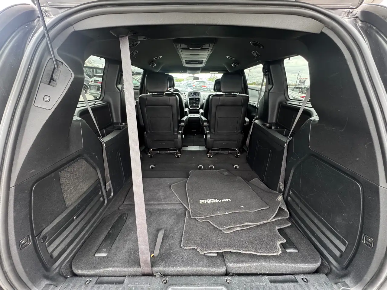 Dodge Grand Caravan photo Dodge Grand Caravan