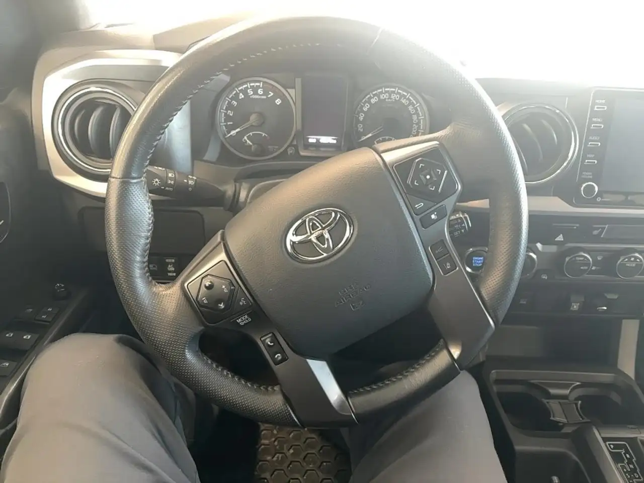 Toyota Tacoma снимка Toyota Tacoma