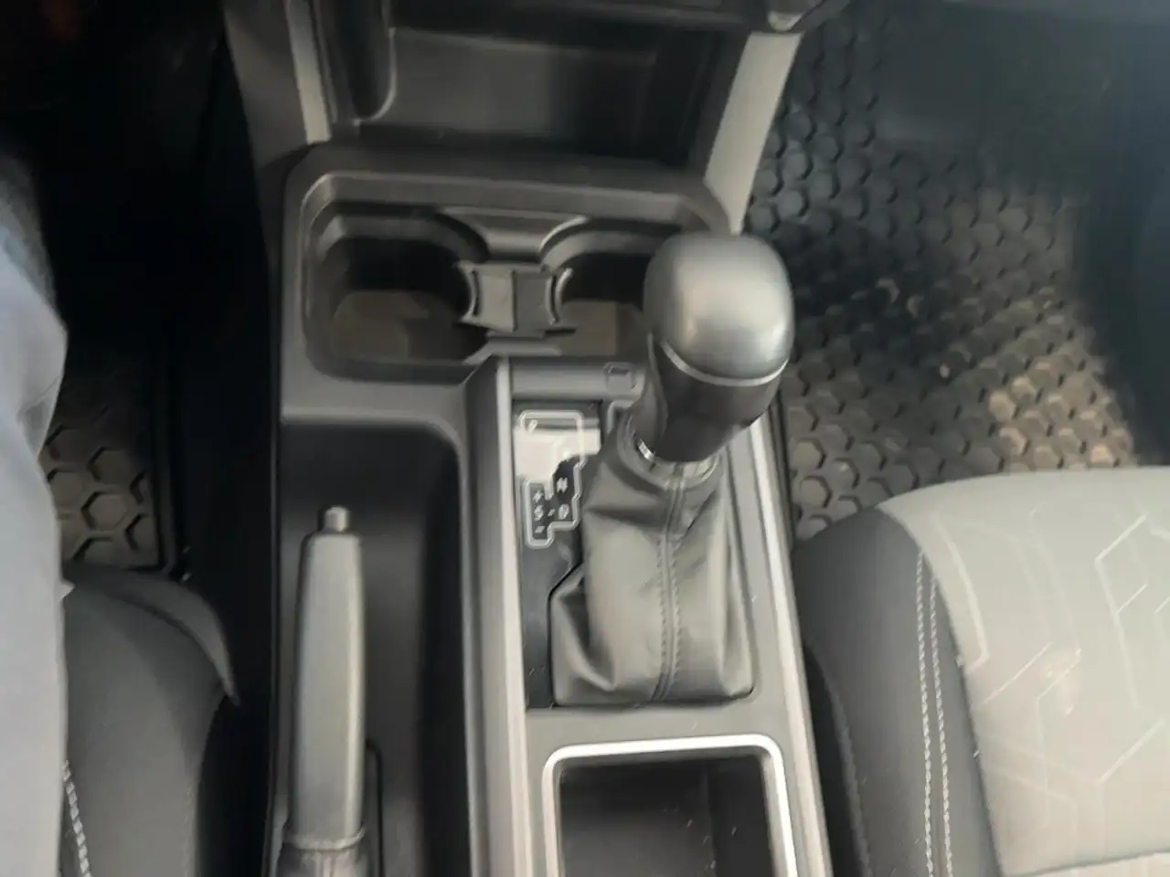 Toyota Tacoma снимка Toyota Tacoma