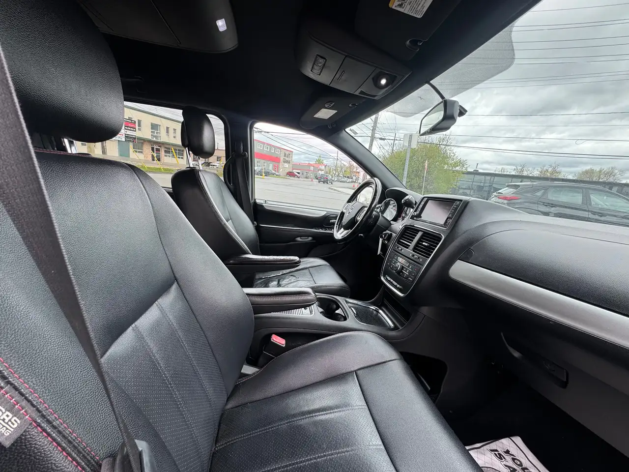 Dodge Grand Caravan photo Dodge Grand Caravan