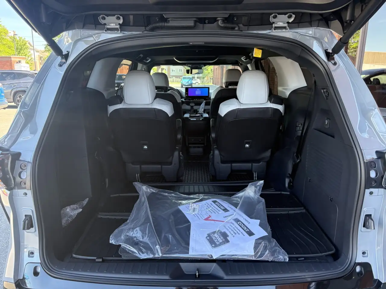 Toyota Sienna photo Toyota Sienna