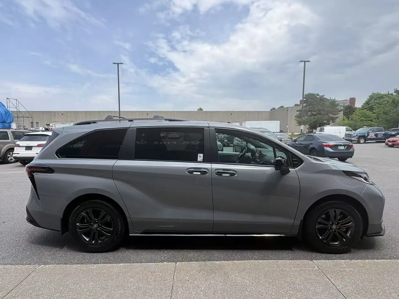 Toyota Sienna photo Toyota Sienna
