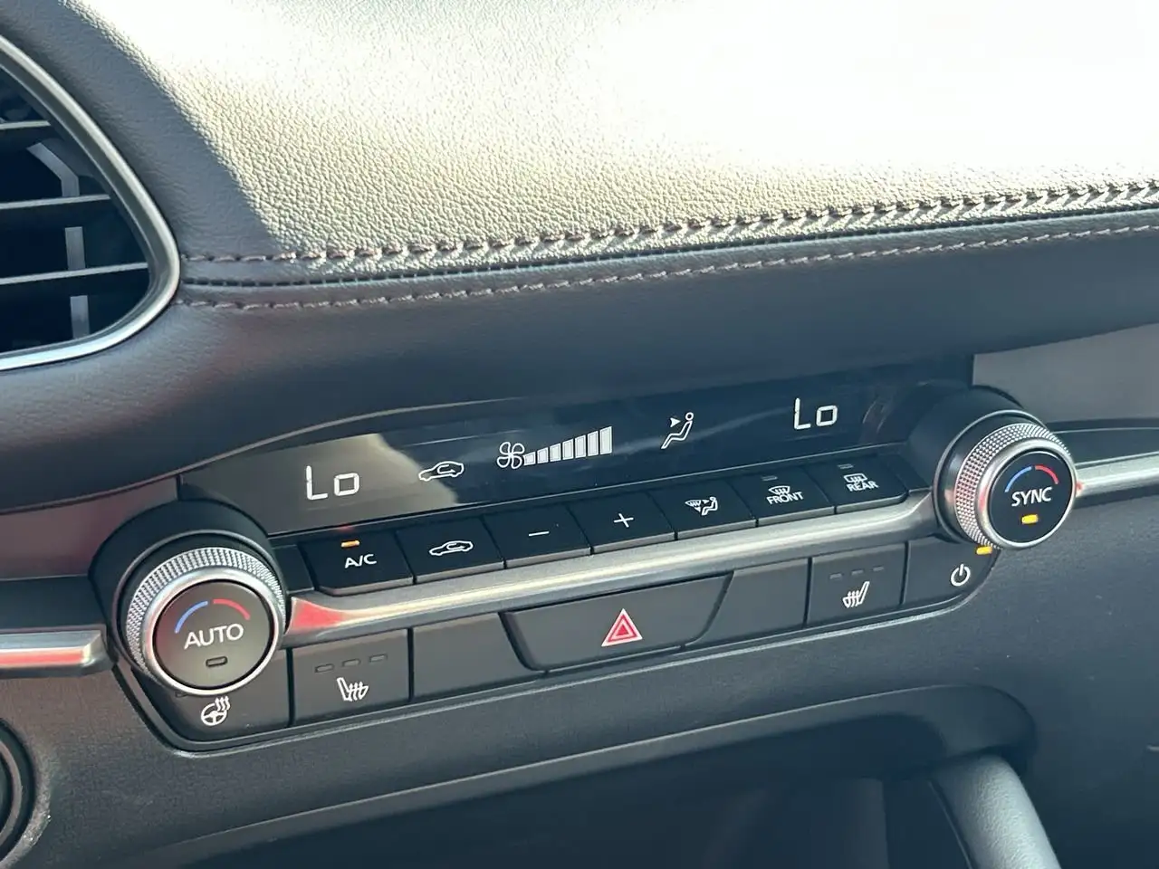 Mazda 3 снимка Mazda 3