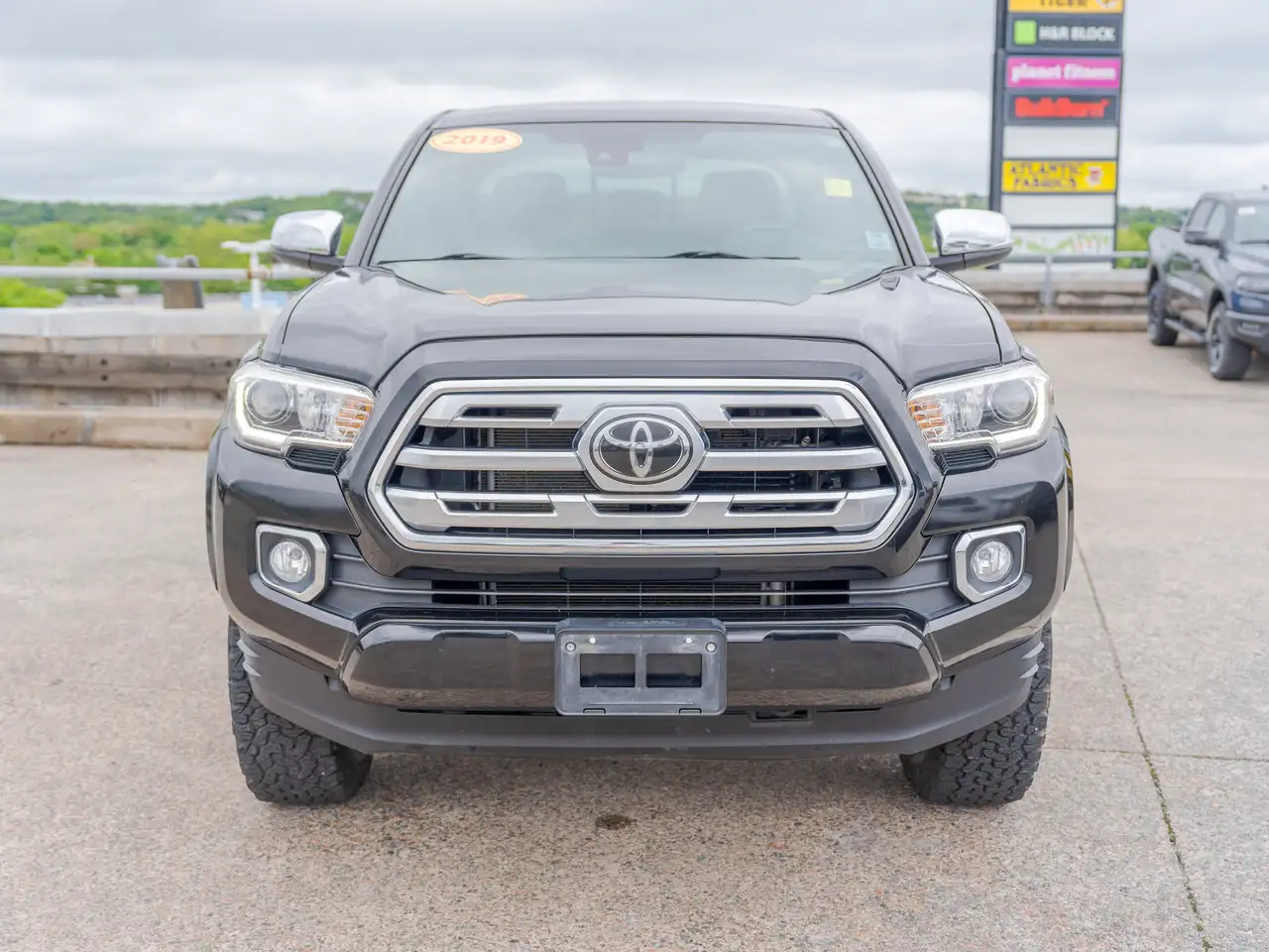 Toyota Tacoma снимка Toyota Tacoma