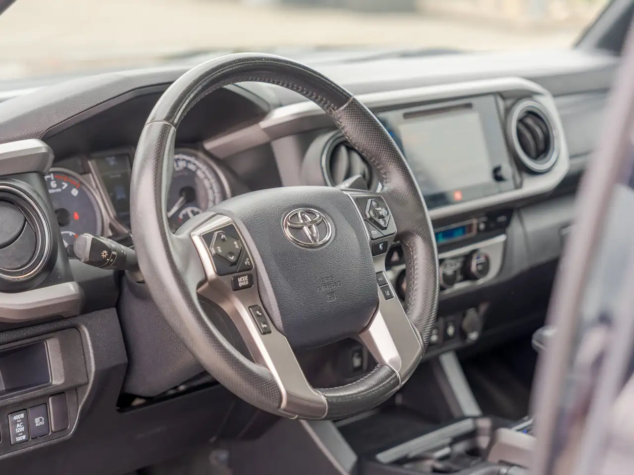 Toyota Tacoma снимка Toyota Tacoma