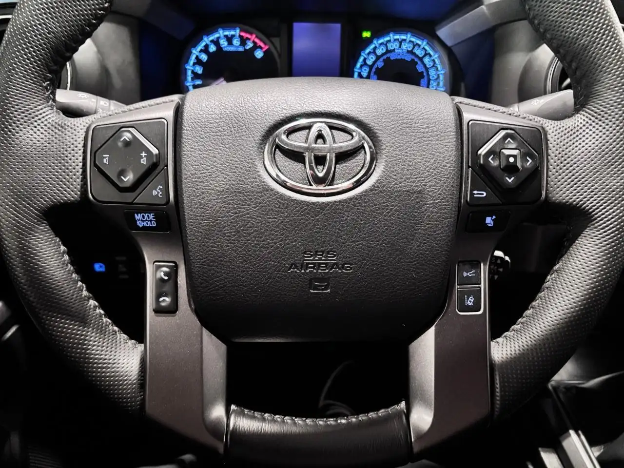 Toyota Tacoma снимка Toyota Tacoma