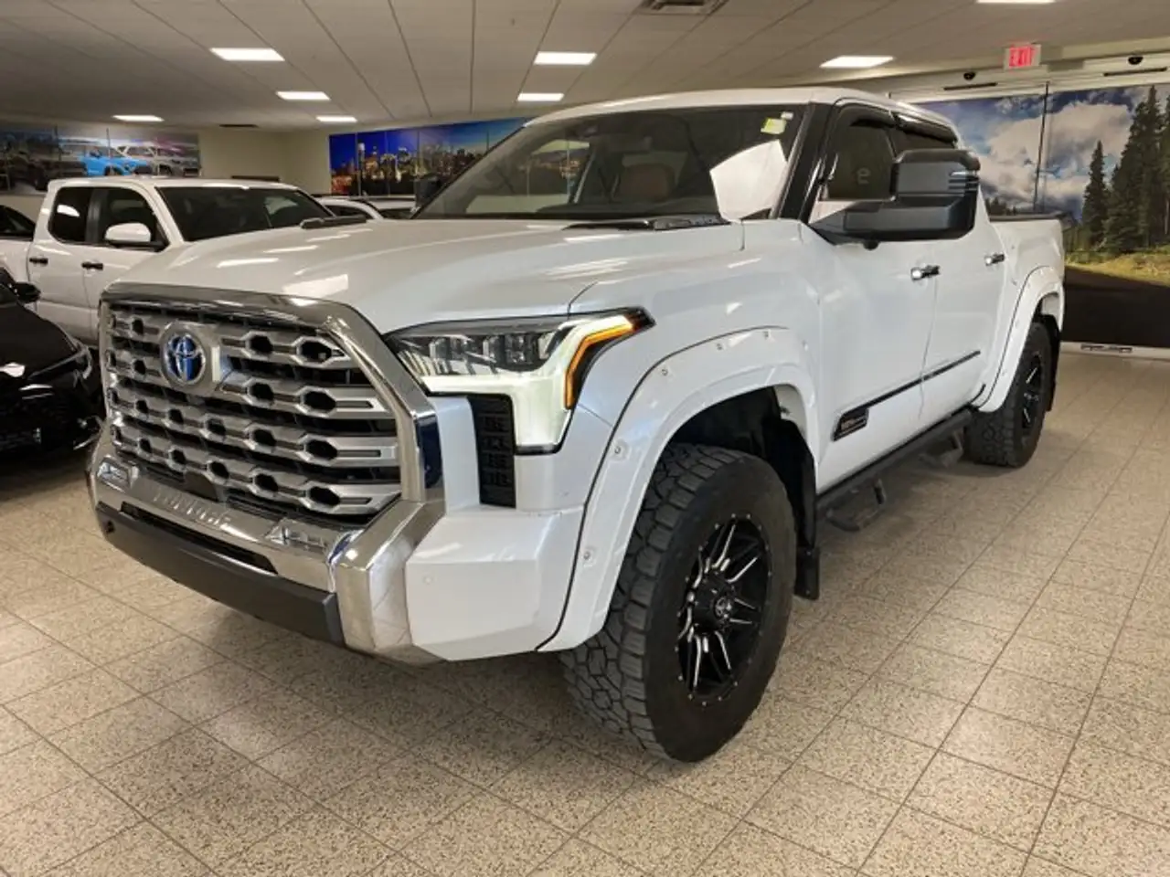 Toyota Tundra снимка Toyota Tundra