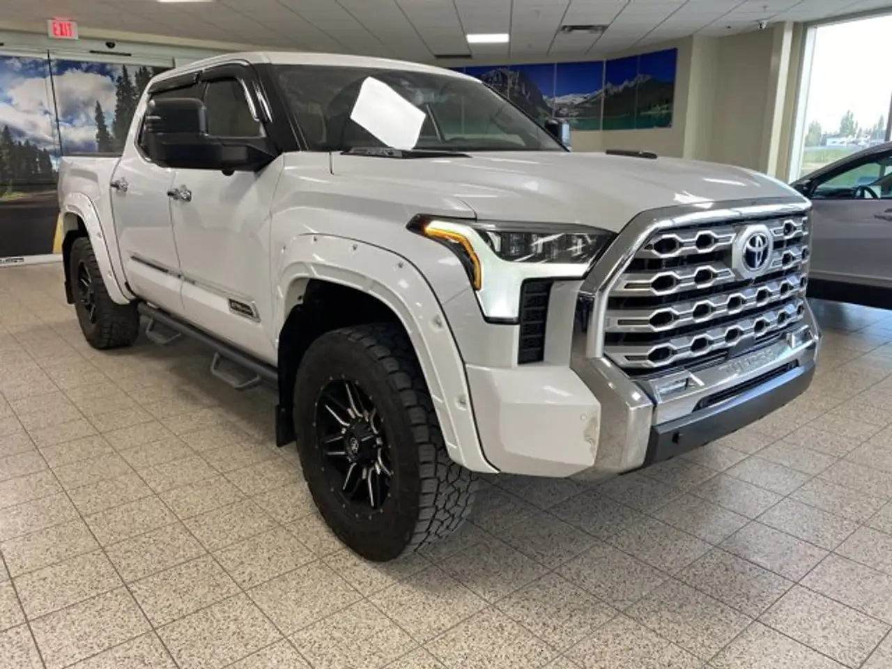 Toyota Tundra снимка Toyota Tundra