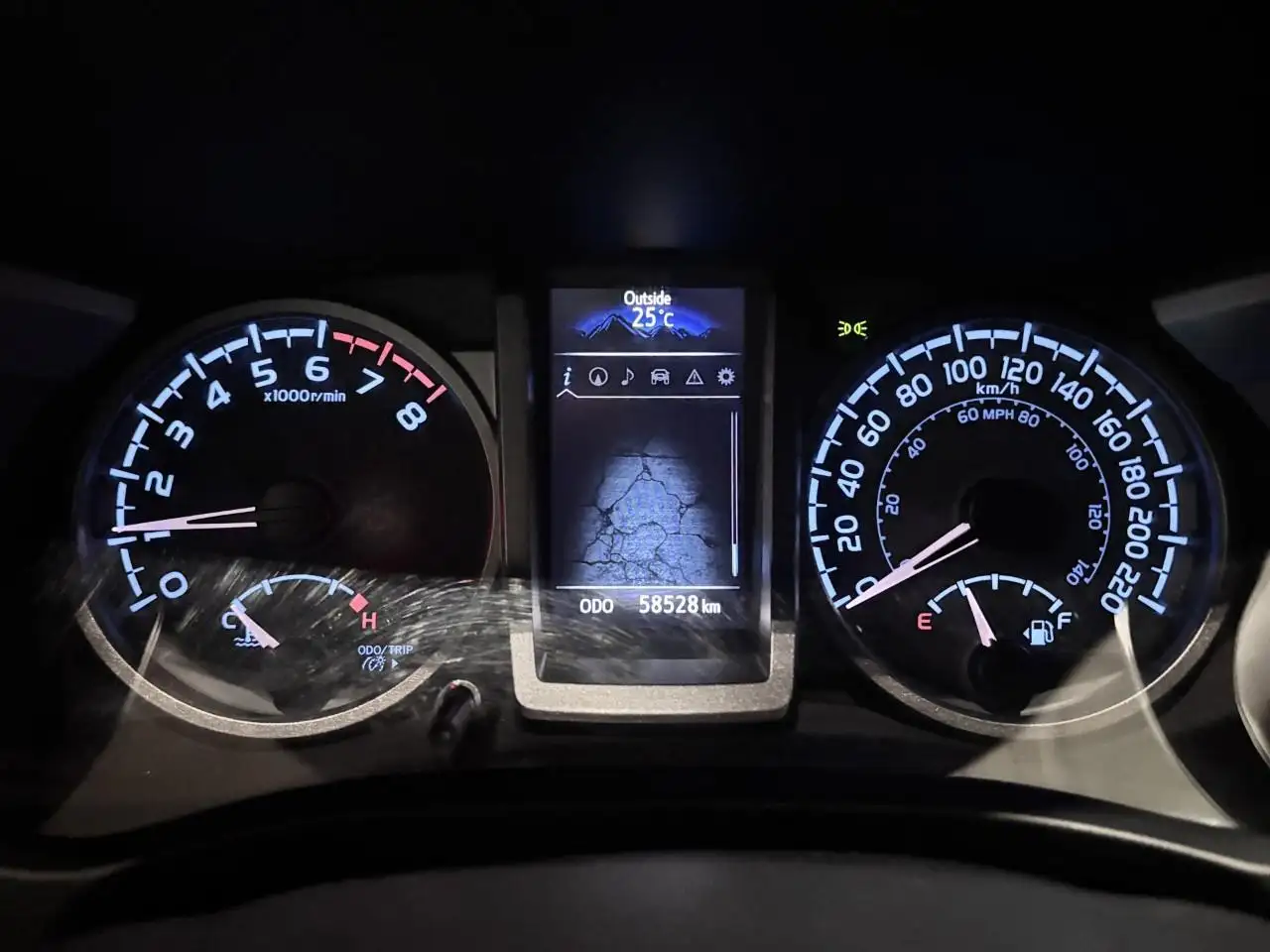 Toyota Tacoma снимка Toyota Tacoma