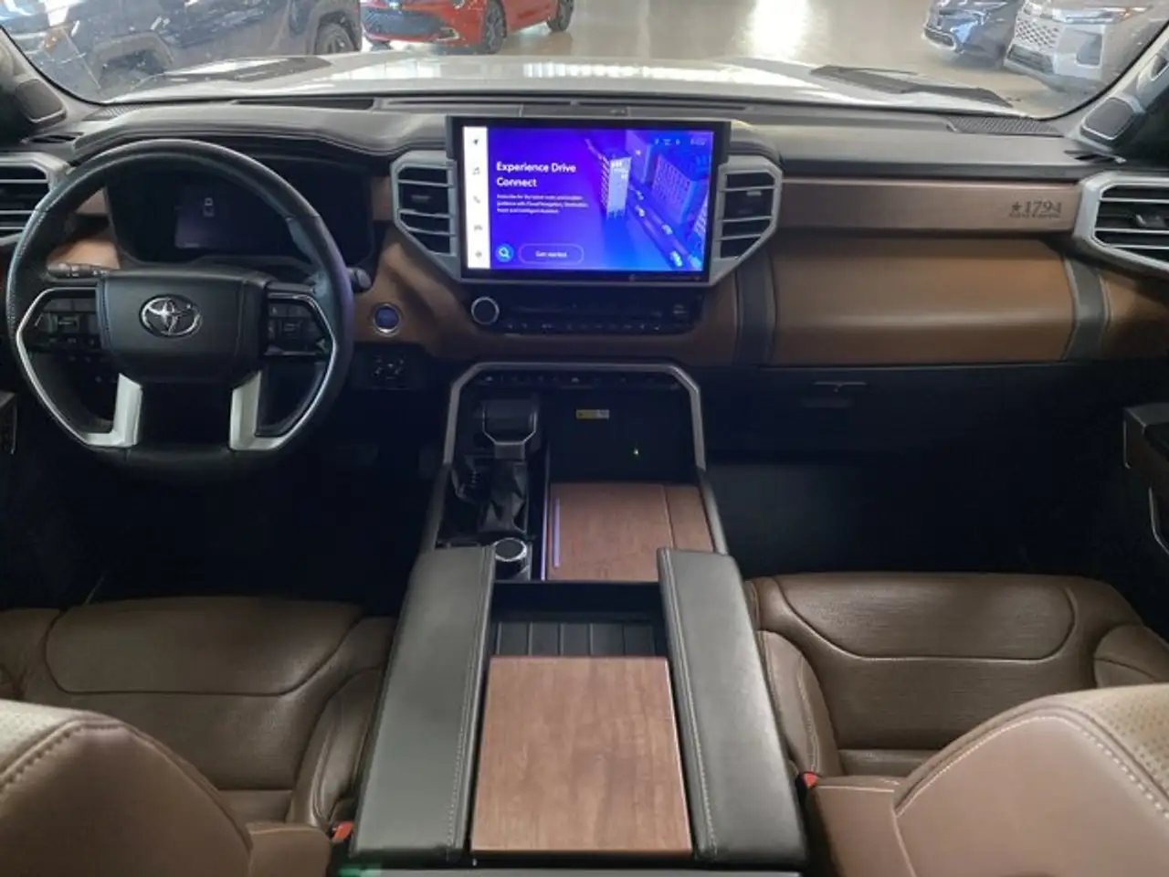 Toyota Tundra снимка Toyota Tundra