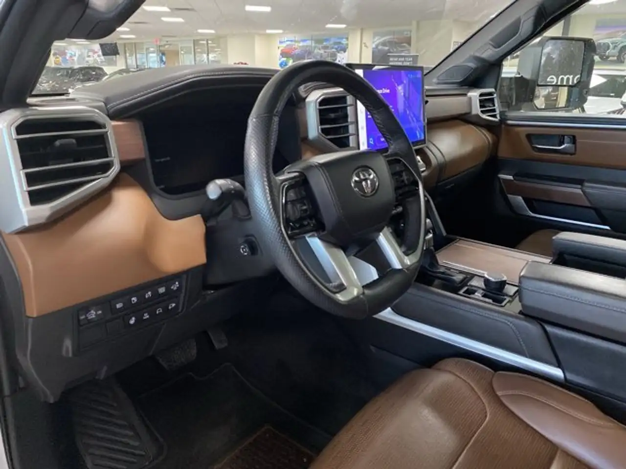 Toyota Tundra снимка Toyota Tundra