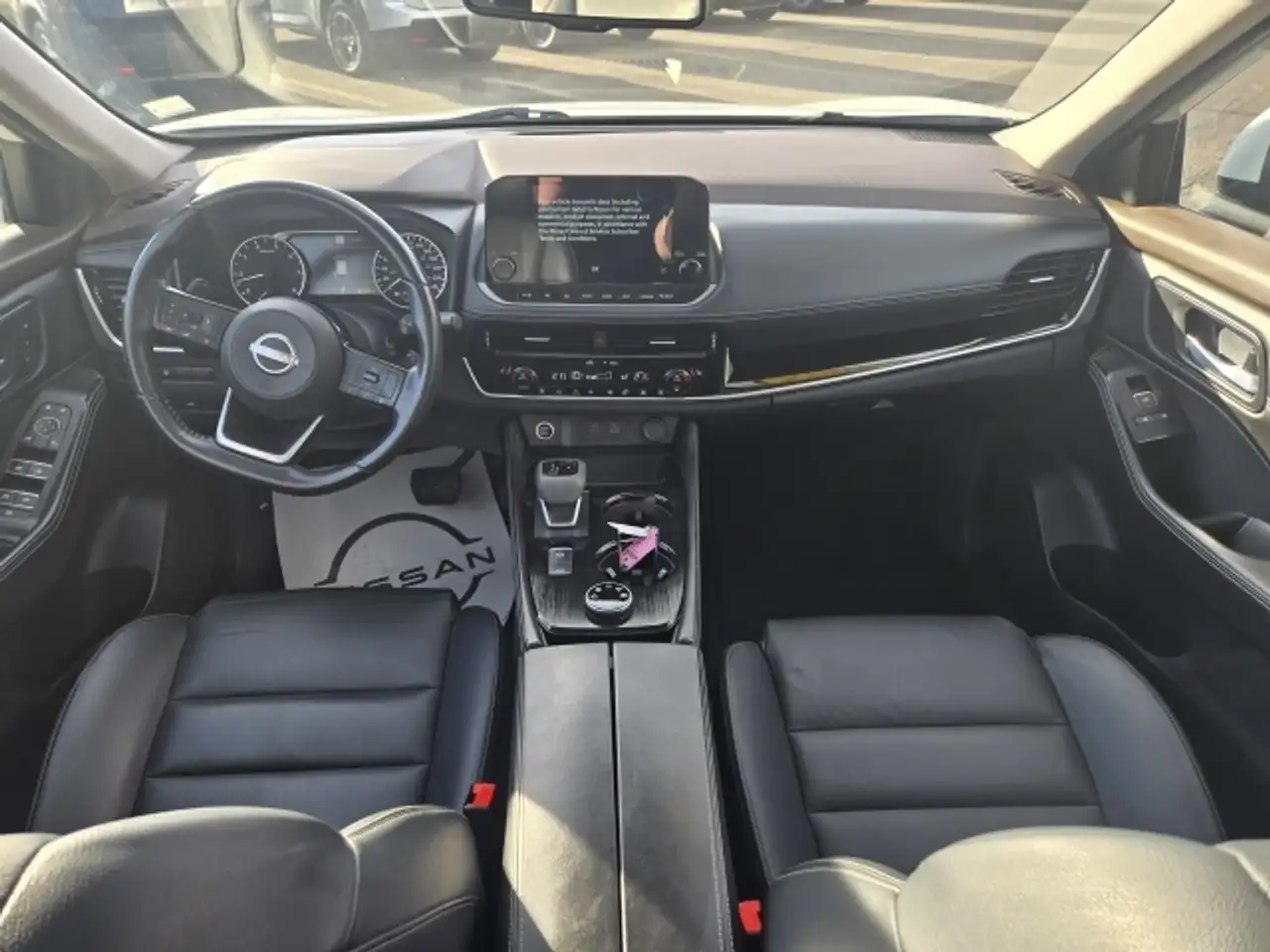 Nissan Rogue снимка Nissan Rogue