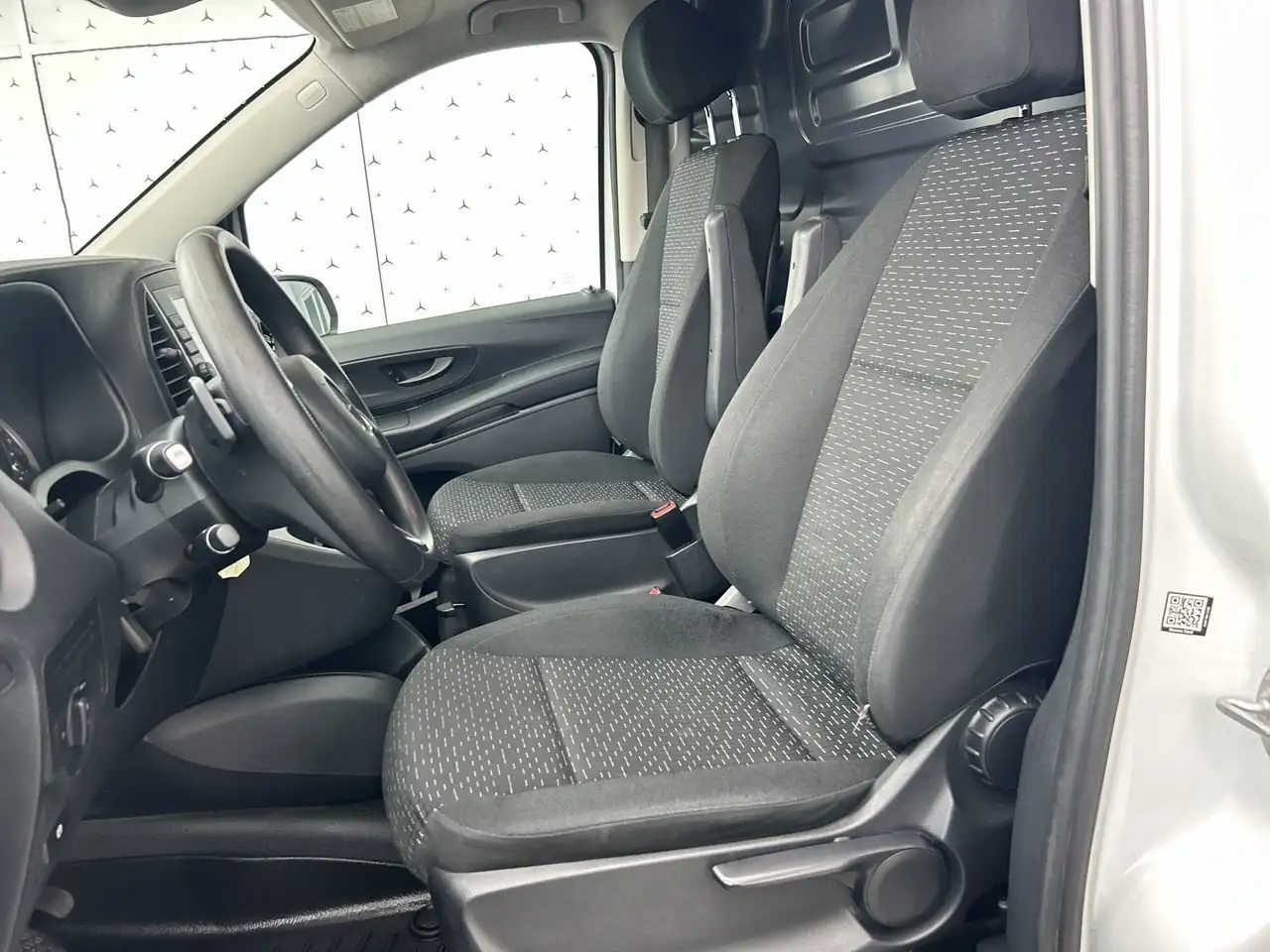 Mercedes-Benz Metris Cargo Van снимка Mercedes-Benz Metris Cargo Van