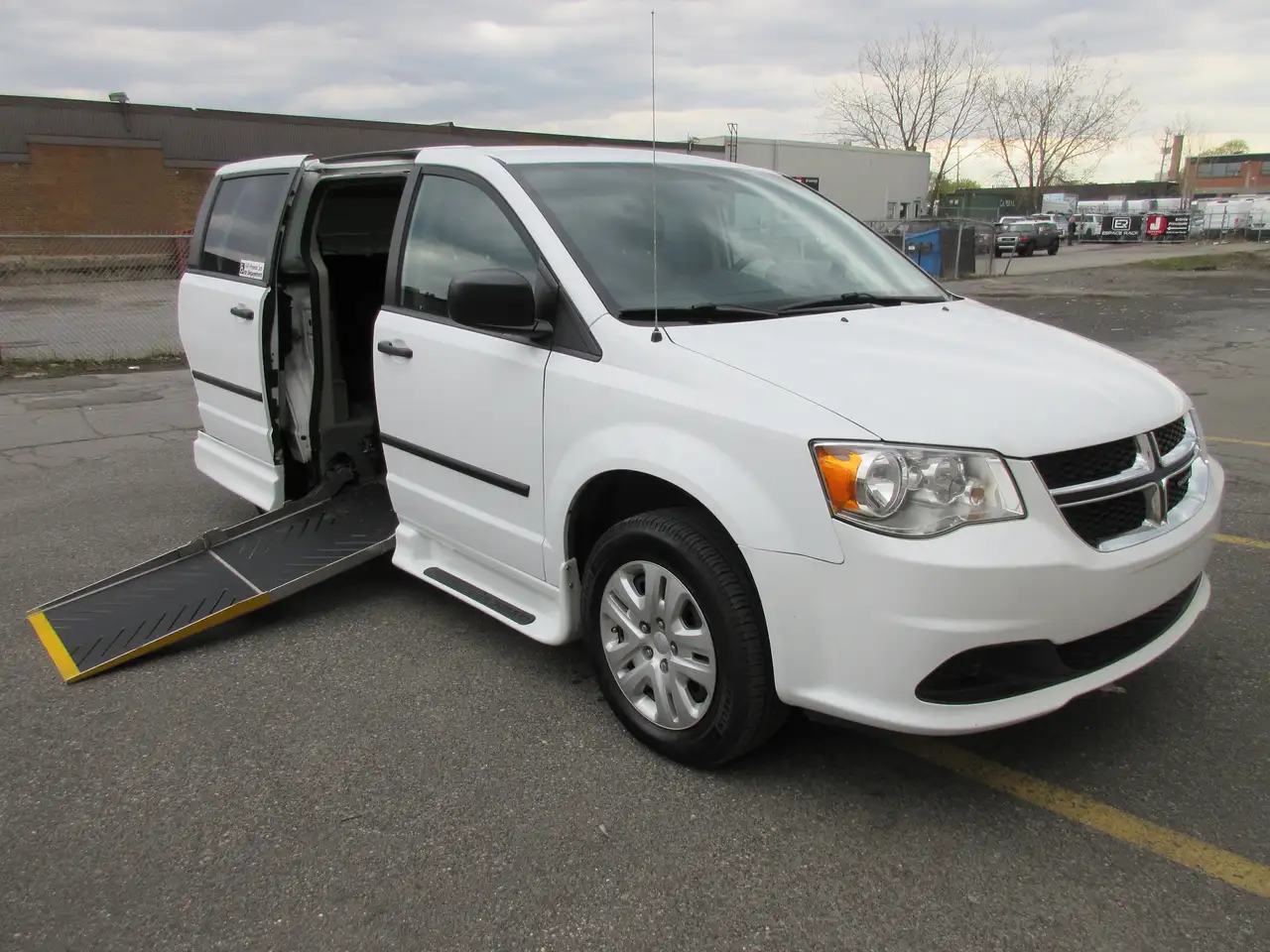 Dodge Grand Caravan снимка Dodge Grand Caravan