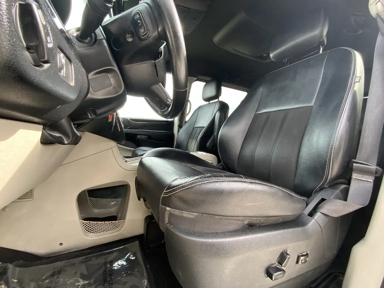 Dodge Grand Caravan photo Dodge Grand Caravan
