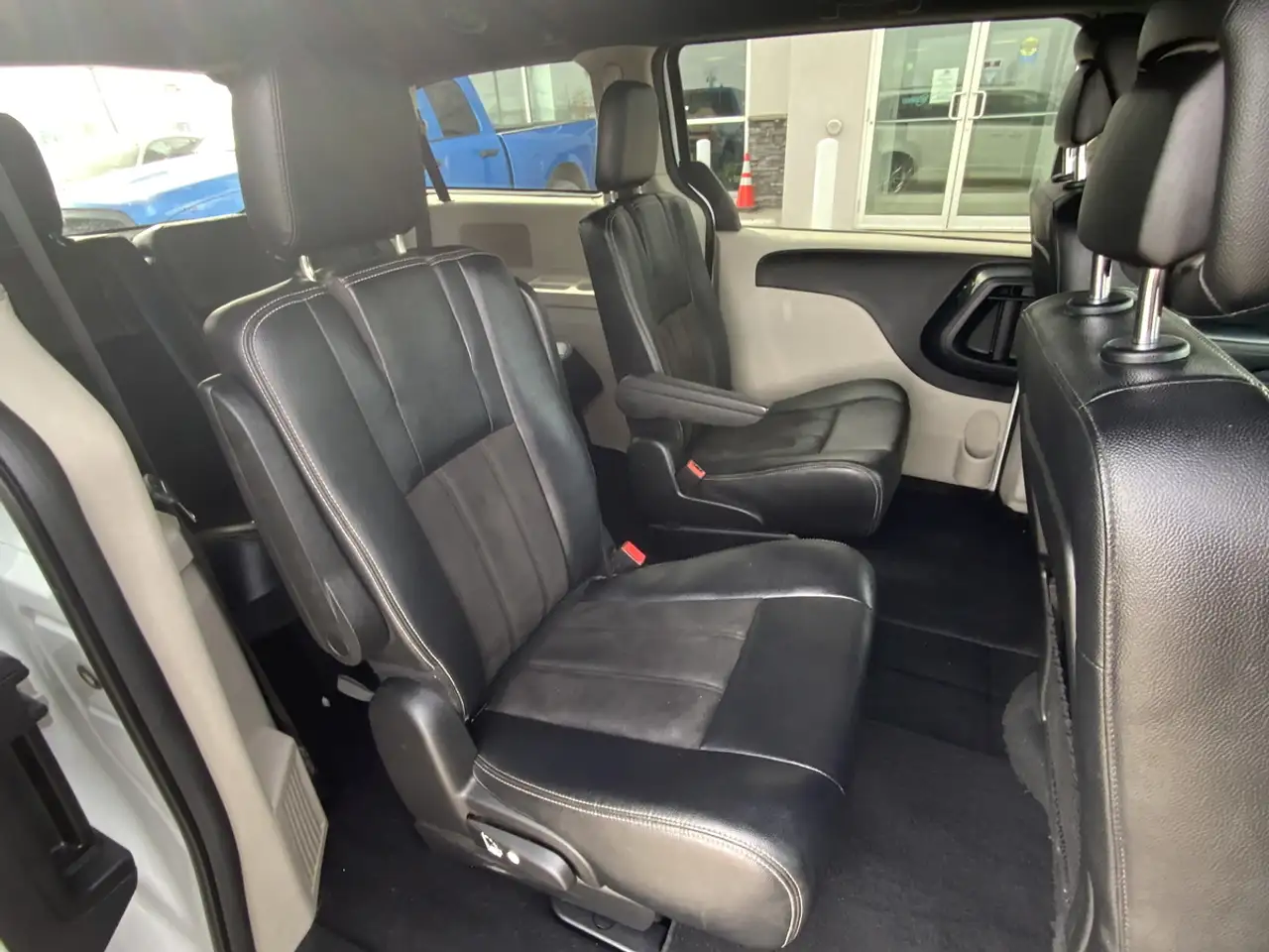 Dodge Grand Caravan photo Dodge Grand Caravan