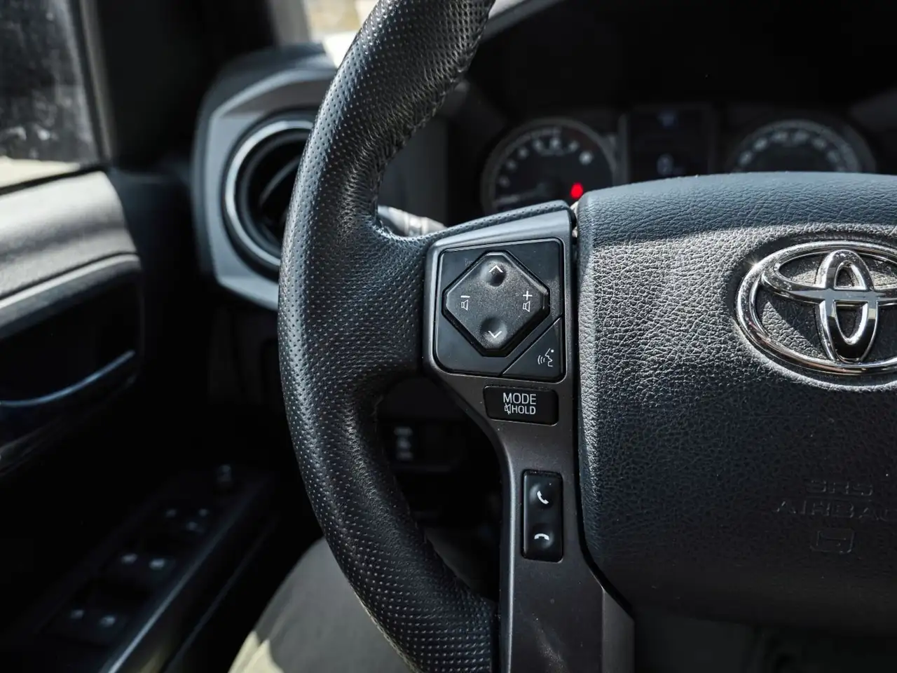 Toyota Tacoma снимка Toyota Tacoma