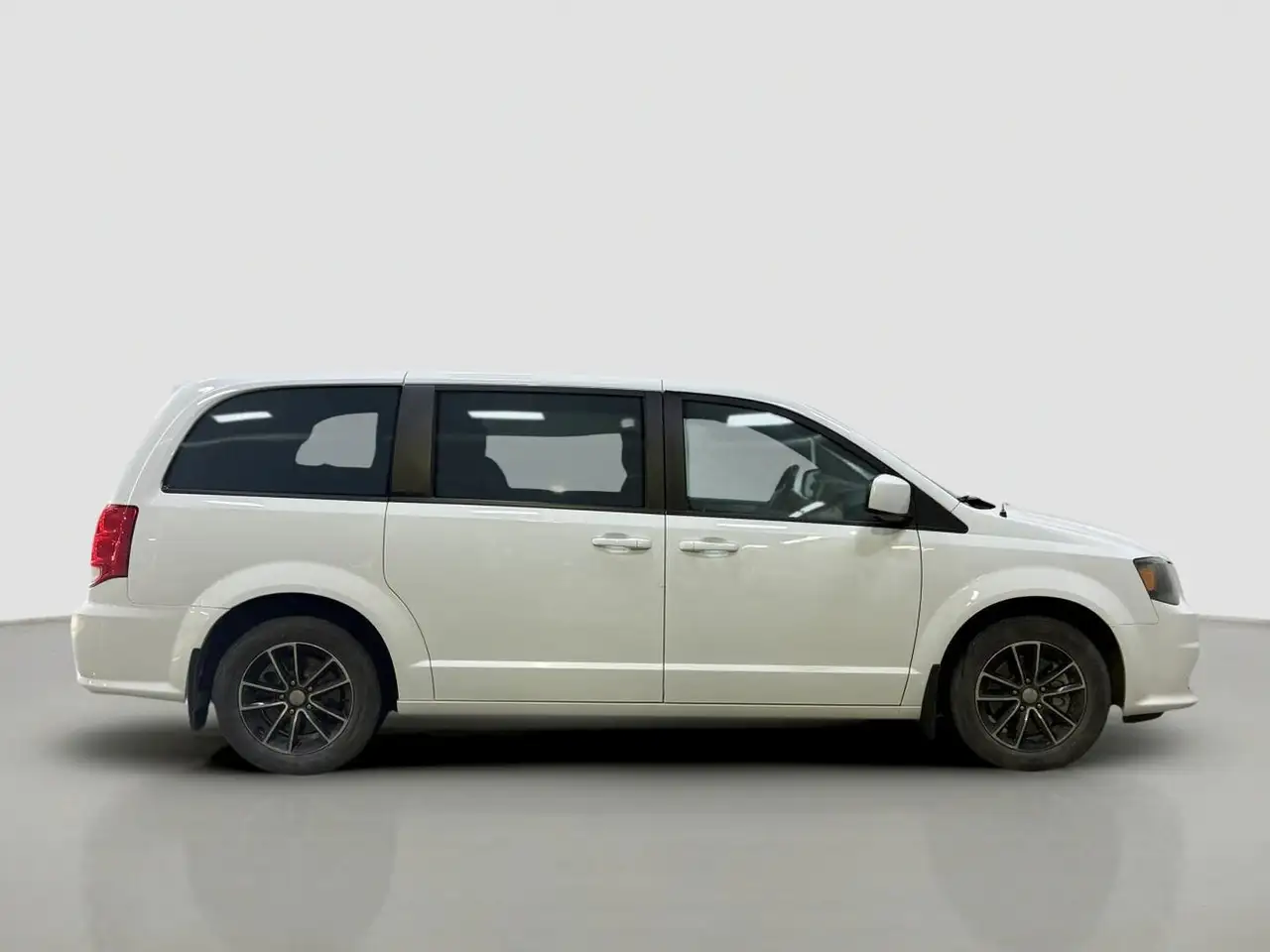 Dodge Grand Caravan снимка Dodge Grand Caravan