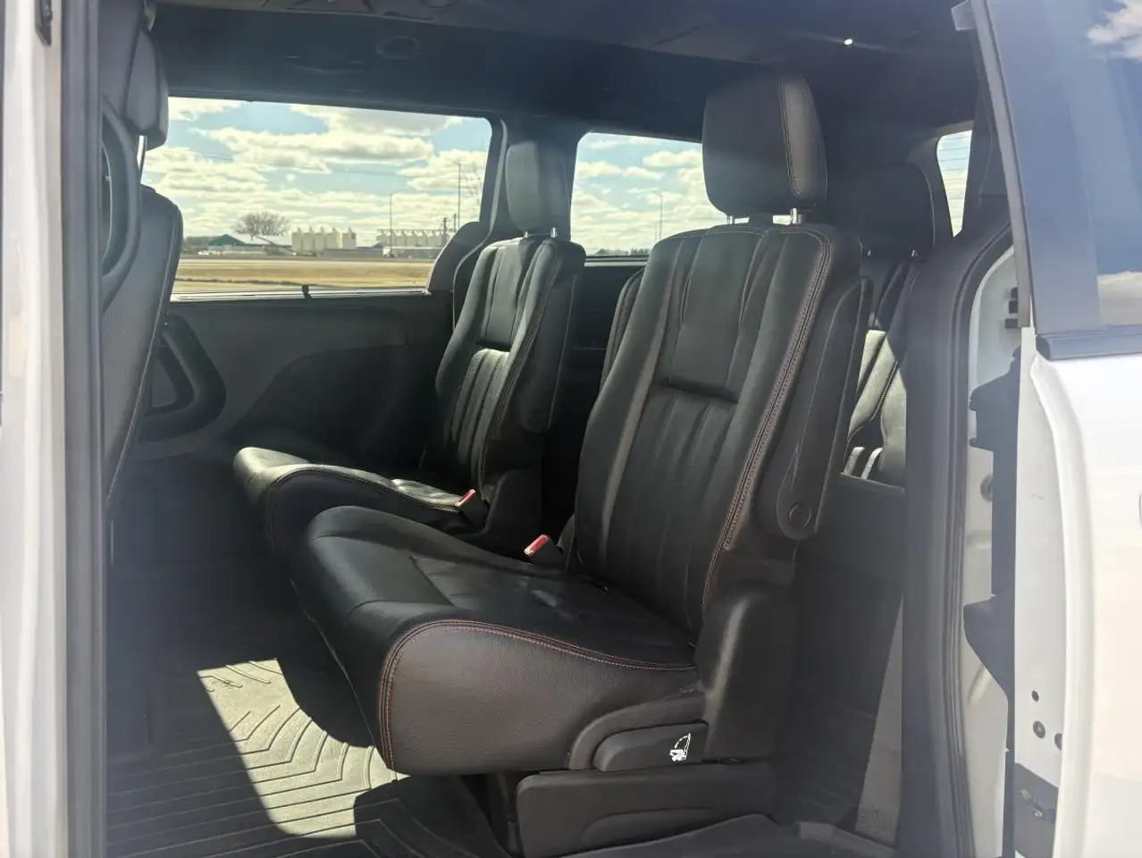 Dodge Grand Caravan снимка Dodge Grand Caravan