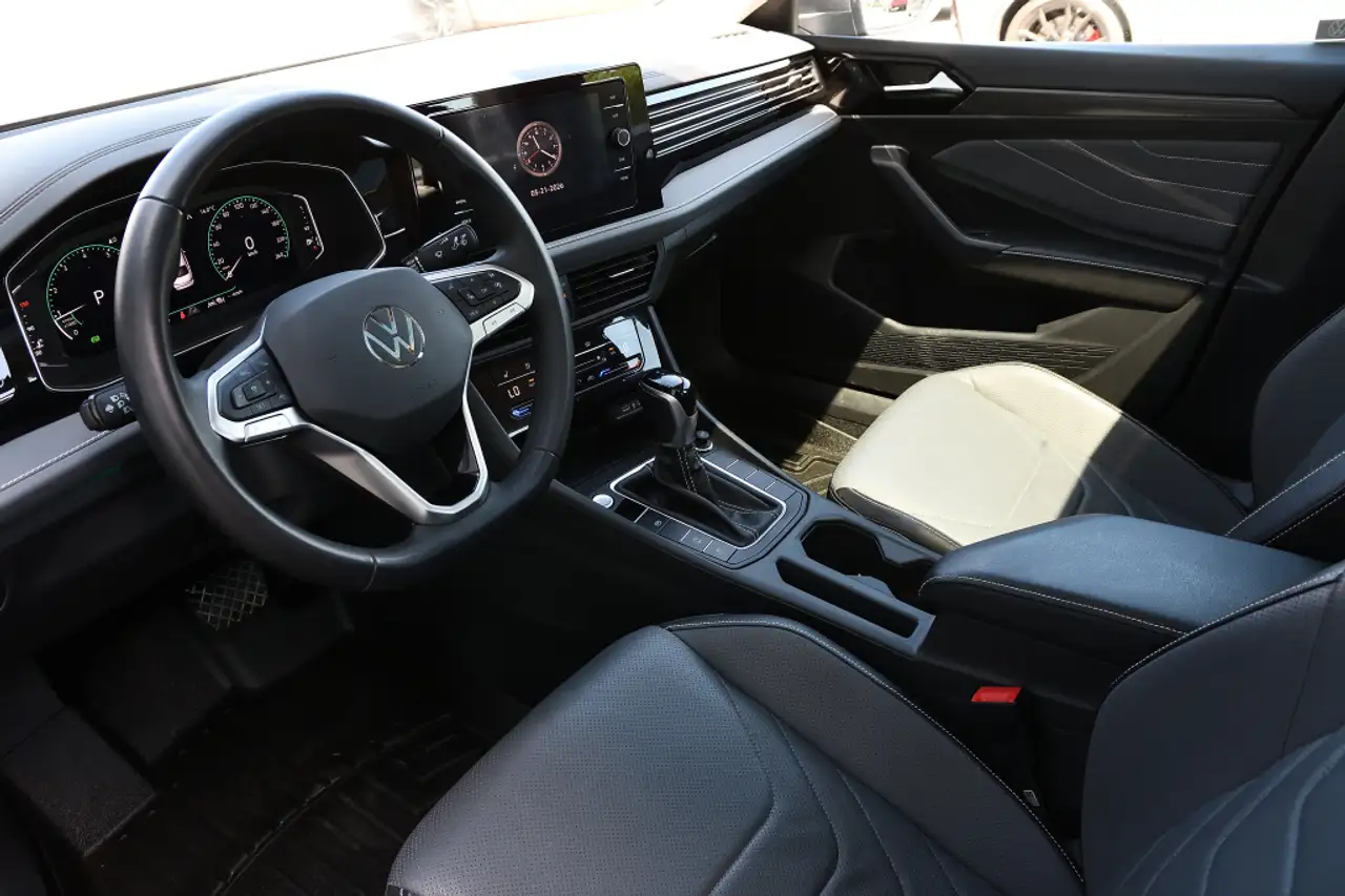 Volkswagen Jetta photo Volkswagen Jetta