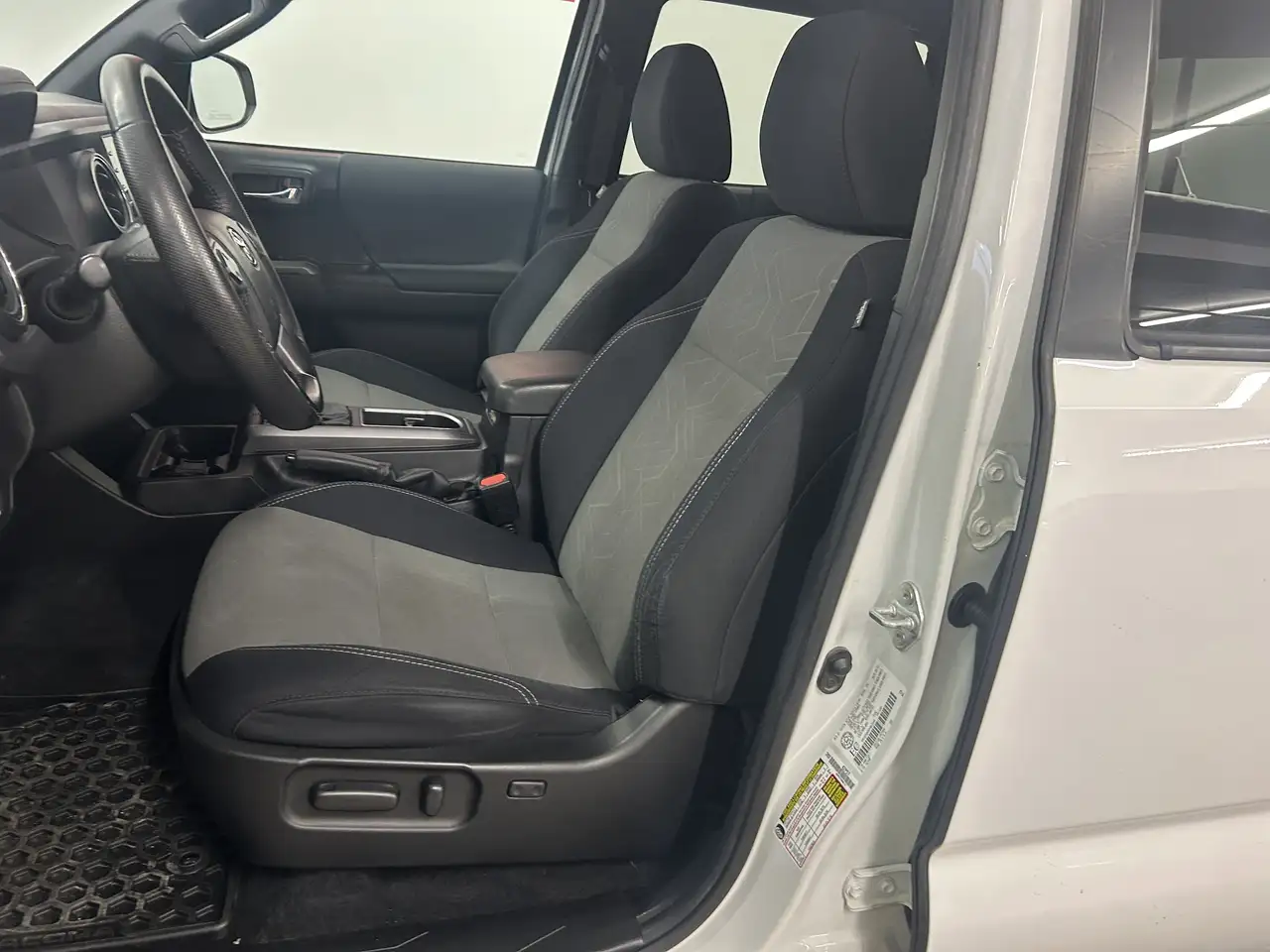 Toyota Tacoma снимка Toyota Tacoma
