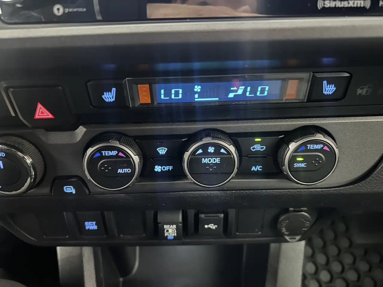 Toyota Tacoma снимка Toyota Tacoma