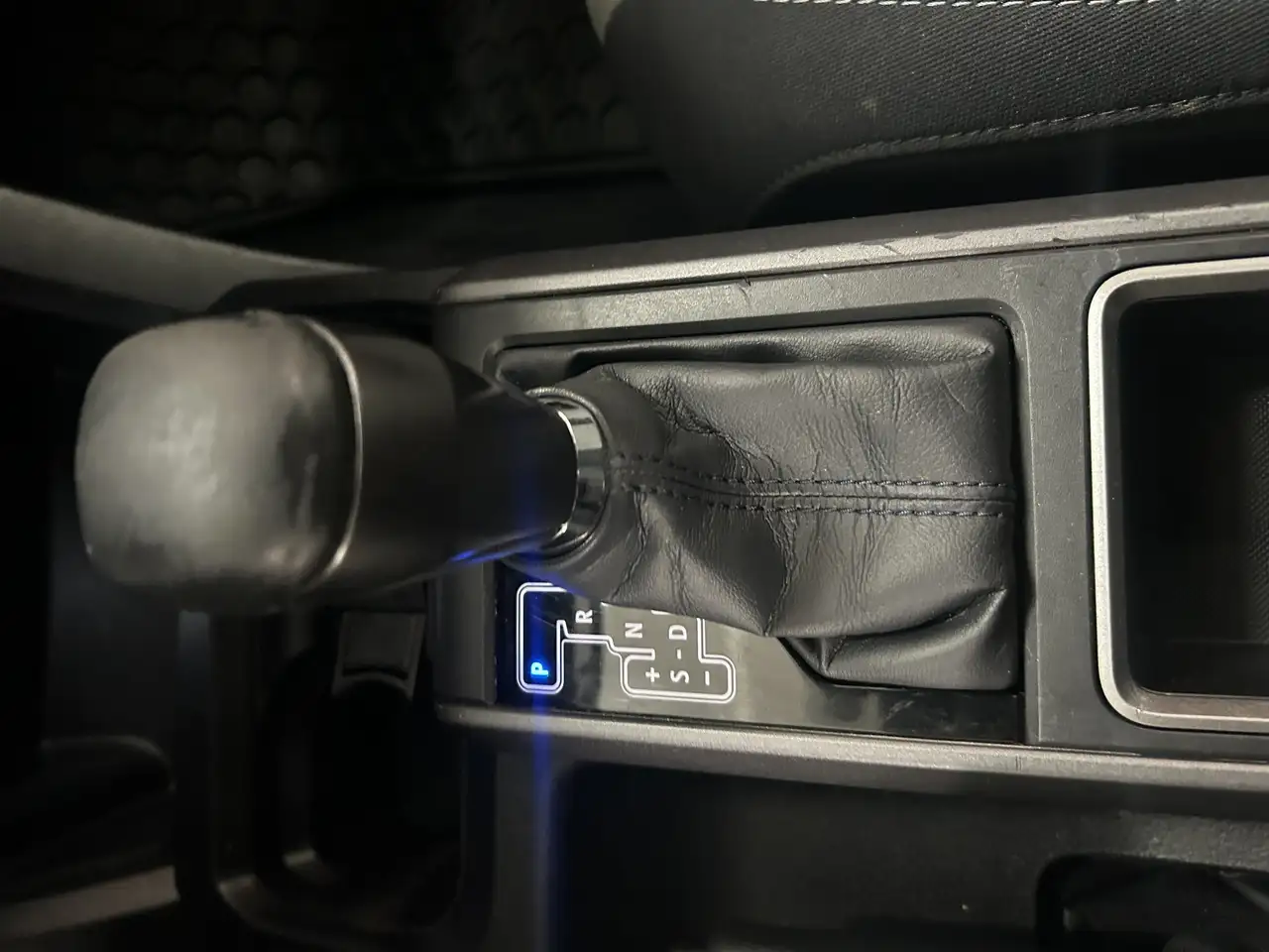 Toyota Tacoma снимка Toyota Tacoma