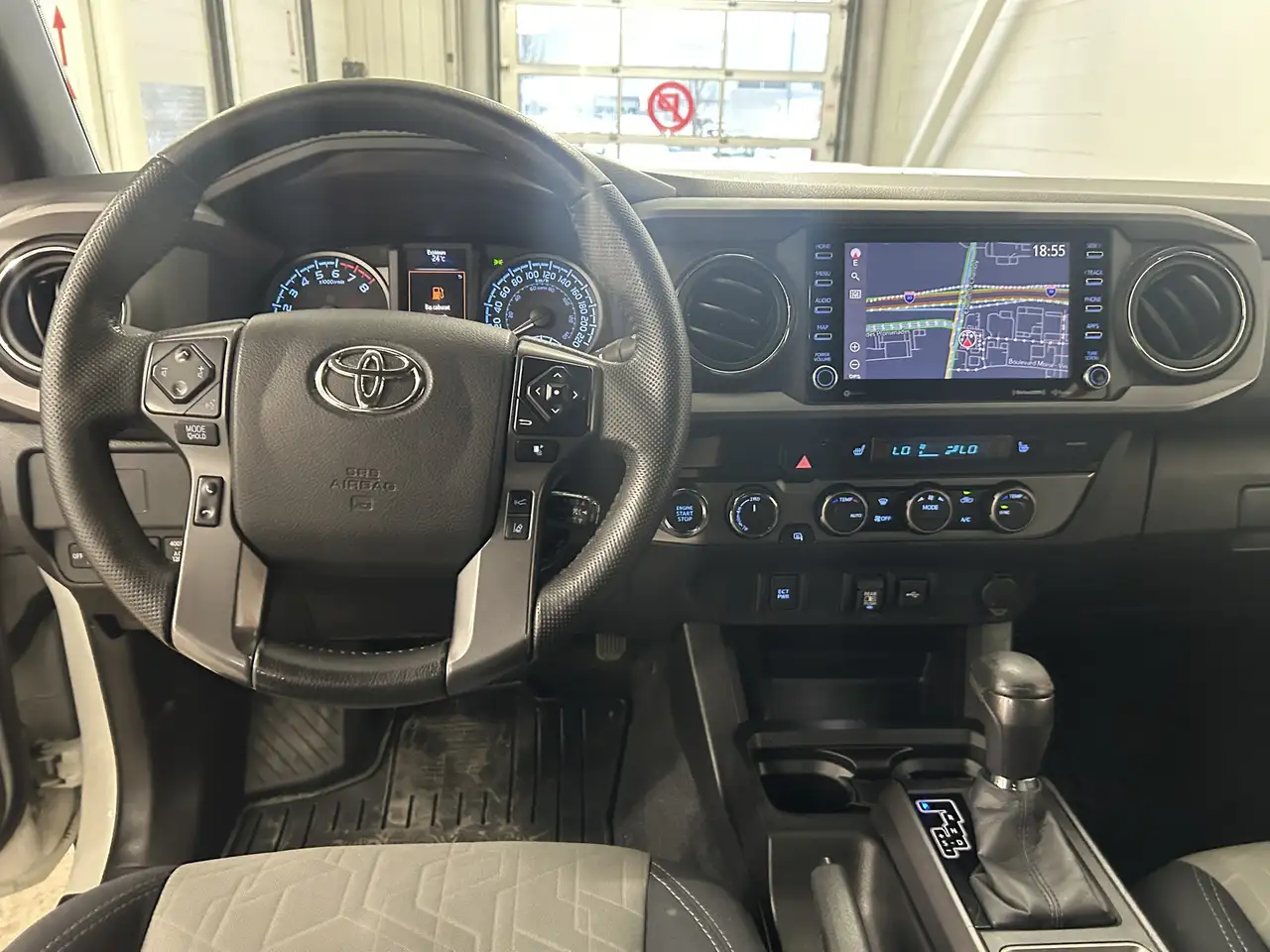 Toyota Tacoma снимка Toyota Tacoma