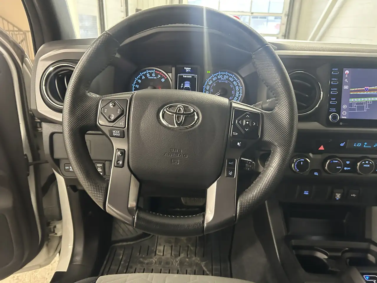 Toyota Tacoma снимка Toyota Tacoma